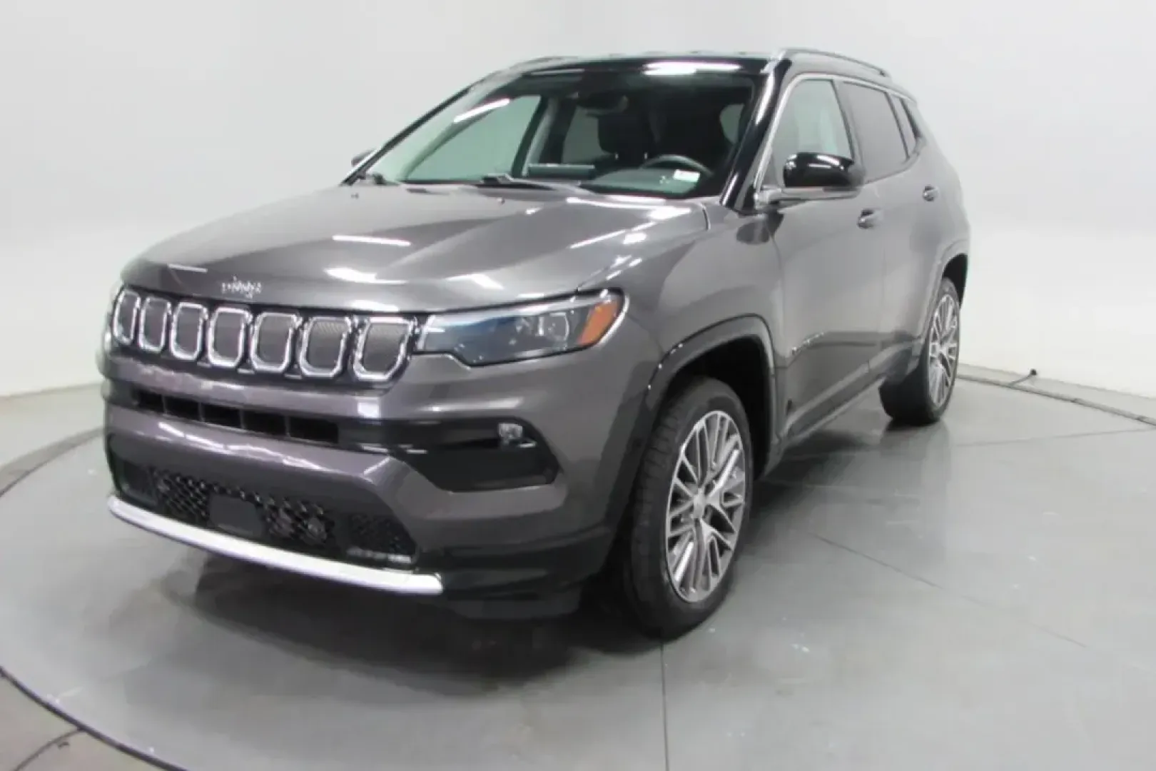 2022 /Black Leather Jeep Compass Limited (3C4NJDCBXNT) with an Other engine, Automatic transmission, located at 12830 Highway 21, De Soto, MO, 63020, (636) 337-7777, 38.153099, -90.573624 - **Experience Adventure with the 2022 Jeep Compass Limited at Pettus CDJR DeSoto!**<br /> <br /> Are you ready for your next adventure? Whether it's a weekend getaway to the breathtaking Ozark Mountains or a daily commute through the charming streets of De Soto, the 2022 Jeep Compass Limited is desig - Photo#3