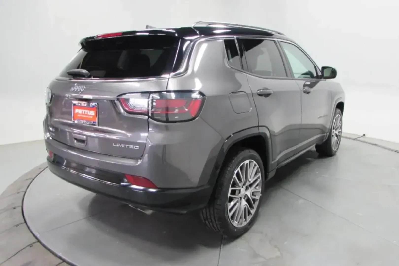 2022 /Black Leather Jeep Compass Limited (3C4NJDCBXNT) with an Other engine, Automatic transmission, located at 12830 Highway 21, De Soto, MO, 63020, (636) 337-7777, 38.153099, -90.573624 - **Experience Adventure with the 2022 Jeep Compass Limited at Pettus CDJR DeSoto!**<br /> <br /> Are you ready for your next adventure? Whether it's a weekend getaway to the breathtaking Ozark Mountains or a daily commute through the charming streets of De Soto, the 2022 Jeep Compass Limited is desig - Photo#8