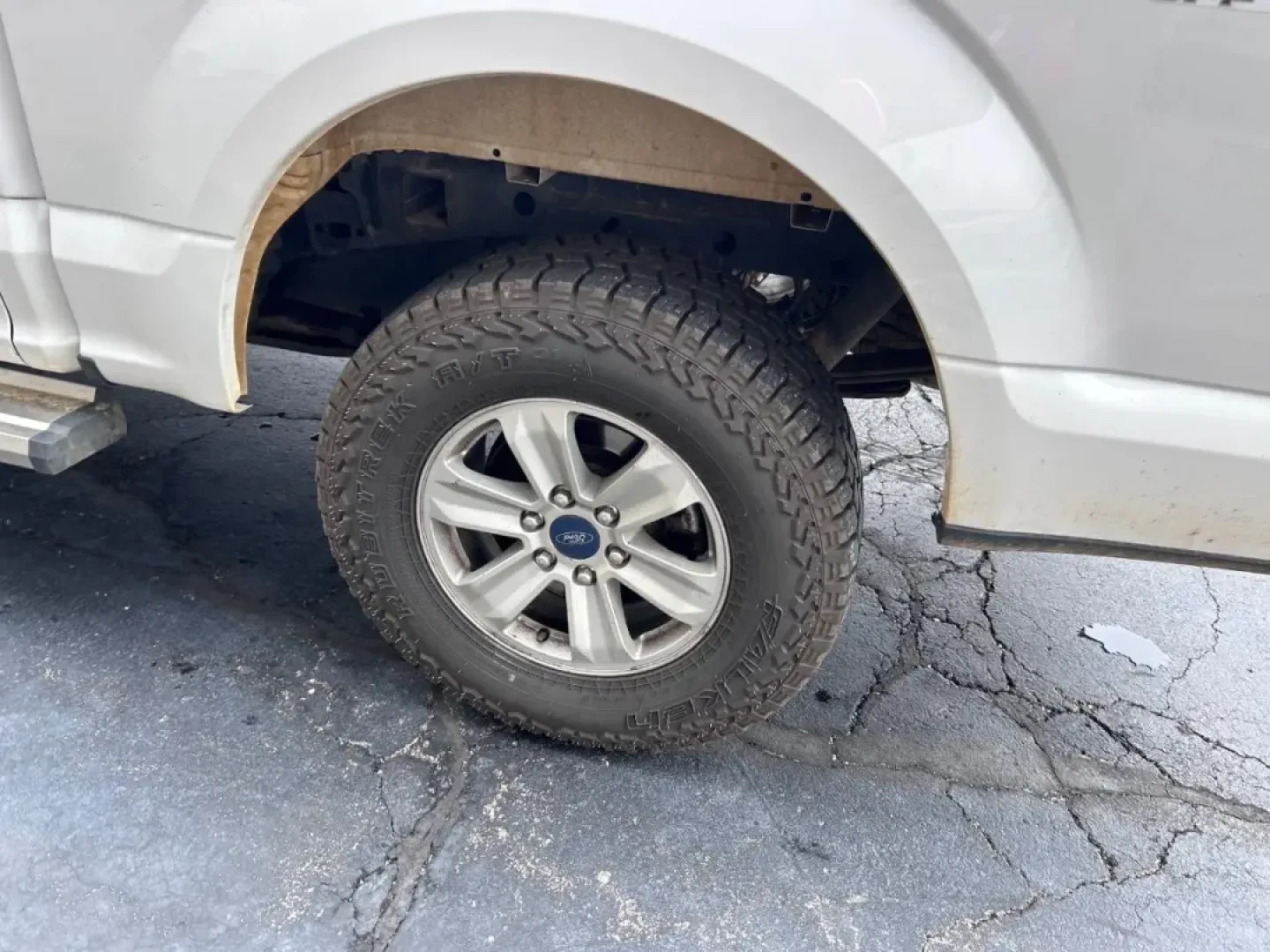 2019 /Dark Earth Gray Cloth Ford F-150 XL (1FTEW1E59KK) with an 5.0L engine, located at 141 Commercial Dr, Fredericktown, MO, 63645, (573) 783-6432, 37.570087, -90.320648 - Experience the thrill of adventure and the power of utility with this incredible 2019 Ford F-150 XL, a perfect companion for those who crave the open road or have heavy hauling needs. Whether you're a weekend warrior heading to the great outdoors, a growing family seeking reliable transport, or a co - Photo#5