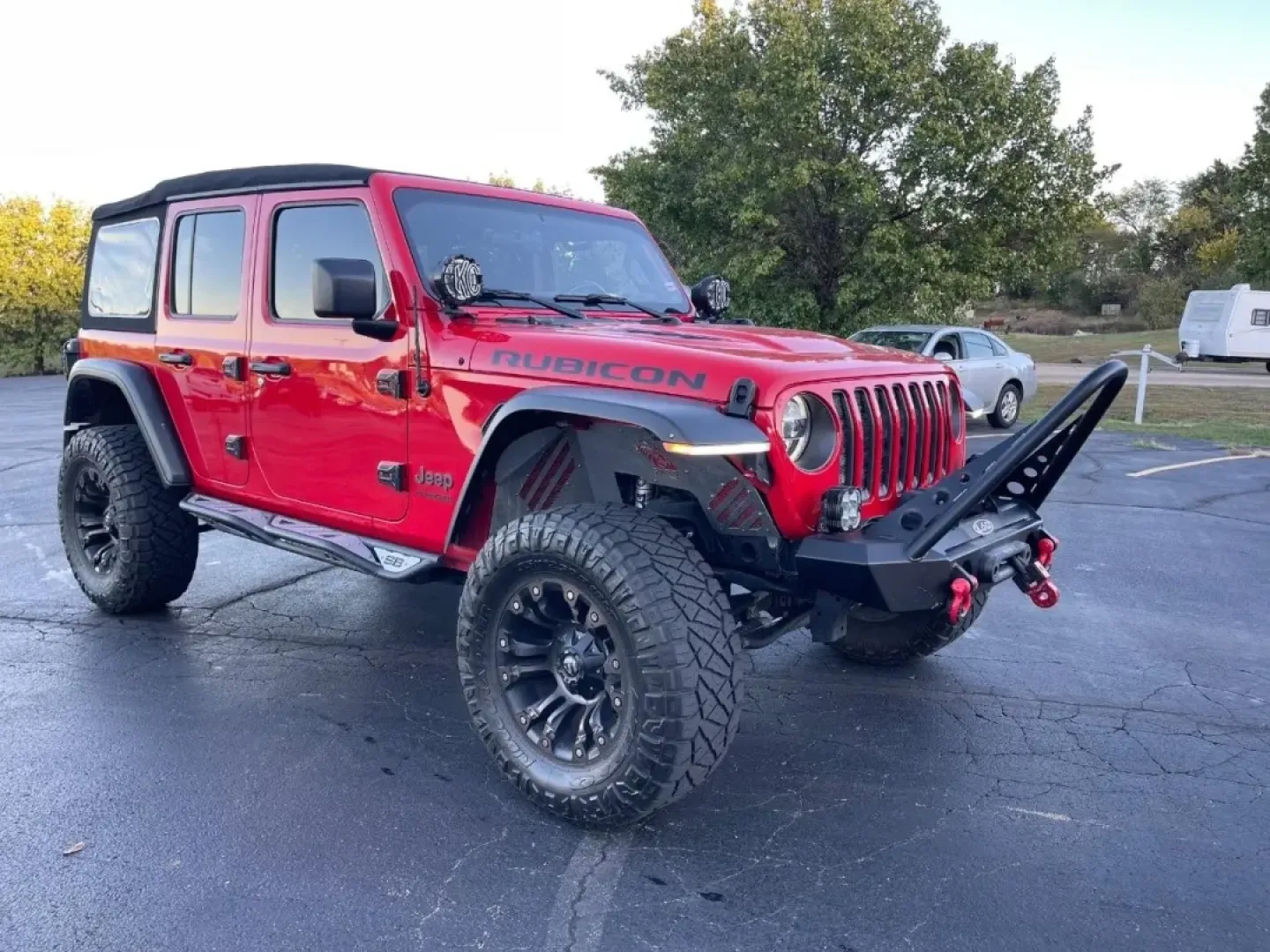 2018 /Black Cloth Jeep Wrangler Unlimited Rubicon (1C4HJXFGXJW) with an 3.6L V6 24V VVT UPG I engine, located at 970 Woodlawn Dr., Farmington, MO, 63640, (573) 431-7800, 37.825642, -90.468674 - **Adventure Awaits in Your 2018 Jeep Wrangler Perfect for Weekend Escapes!**<br /> <br /> Looking for an SUV that can take you from city streets to rugged trails with ease? The 2018 Jeep Wrangler, available now at Pettus CDJR Farmington, is the perfect companion for your weekend adventures and ever - Photo#5