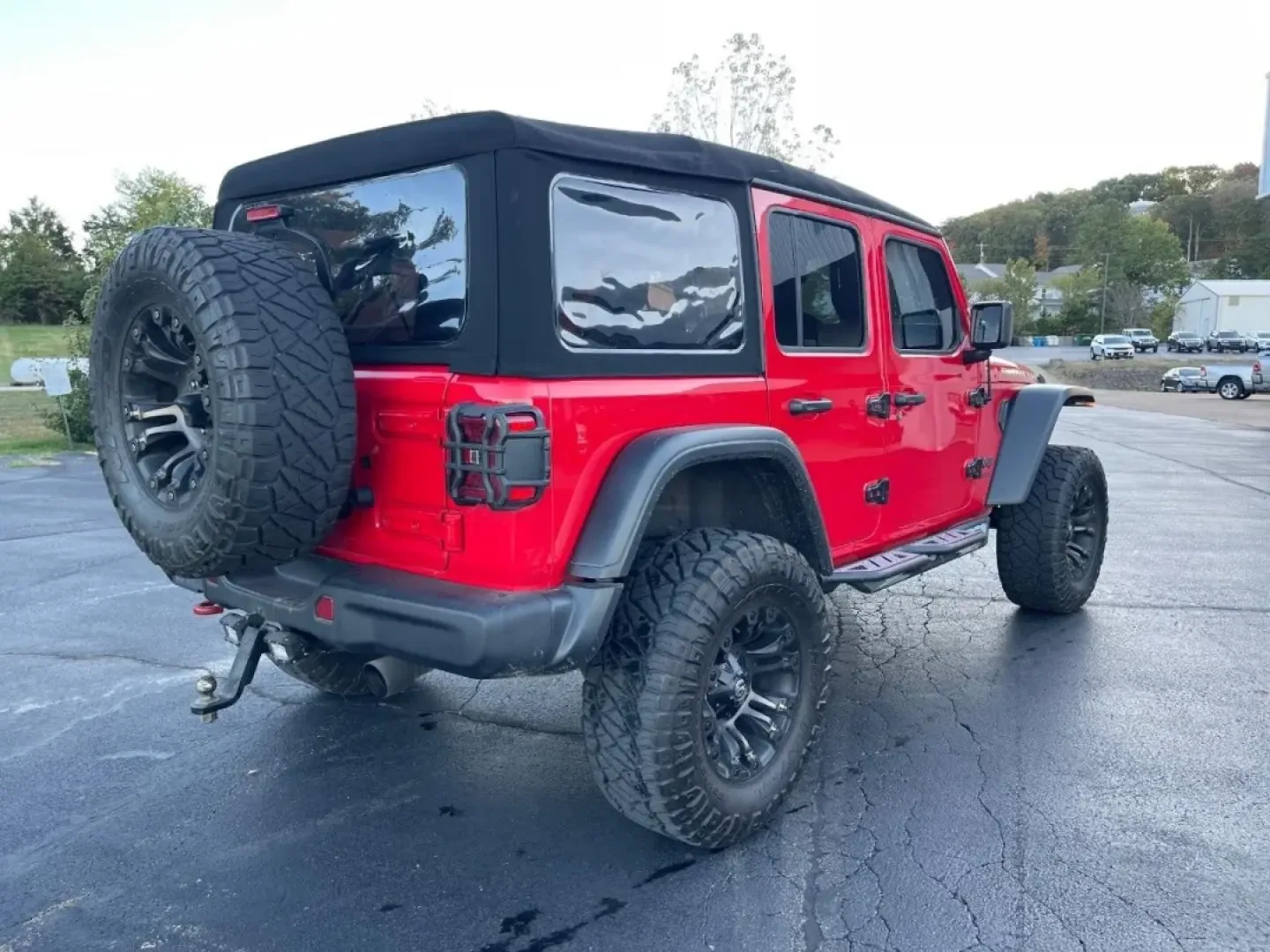2018 /Black Cloth Jeep Wrangler Unlimited Rubicon (1C4HJXFGXJW) with an 3.6L V6 24V VVT UPG I engine, located at 970 Woodlawn Dr., Farmington, MO, 63640, (573) 431-7800, 37.825642, -90.468674 - **Adventure Awaits in Your 2018 Jeep Wrangler Perfect for Weekend Escapes!**<br /> <br /> Looking for an SUV that can take you from city streets to rugged trails with ease? The 2018 Jeep Wrangler, available now at Pettus CDJR Farmington, is the perfect companion for your weekend adventures and ever - Photo#6