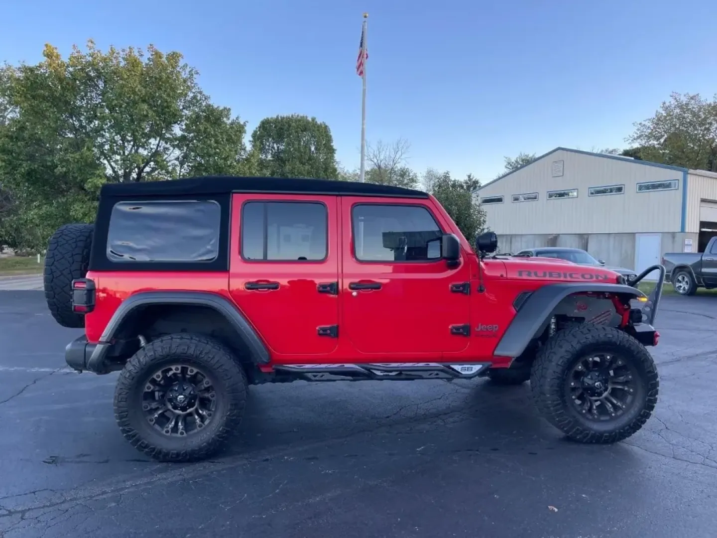 2018 /Black Cloth Jeep Wrangler Unlimited Rubicon (1C4HJXFGXJW) with an 3.6L V6 24V VVT UPG I engine, located at 970 Woodlawn Dr., Farmington, MO, 63640, (573) 431-7800, 37.825642, -90.468674 - **Adventure Awaits in Your 2018 Jeep Wrangler Perfect for Weekend Escapes!**<br /> <br /> Looking for an SUV that can take you from city streets to rugged trails with ease? The 2018 Jeep Wrangler, available now at Pettus CDJR Farmington, is the perfect companion for your weekend adventures and ever - Photo#7