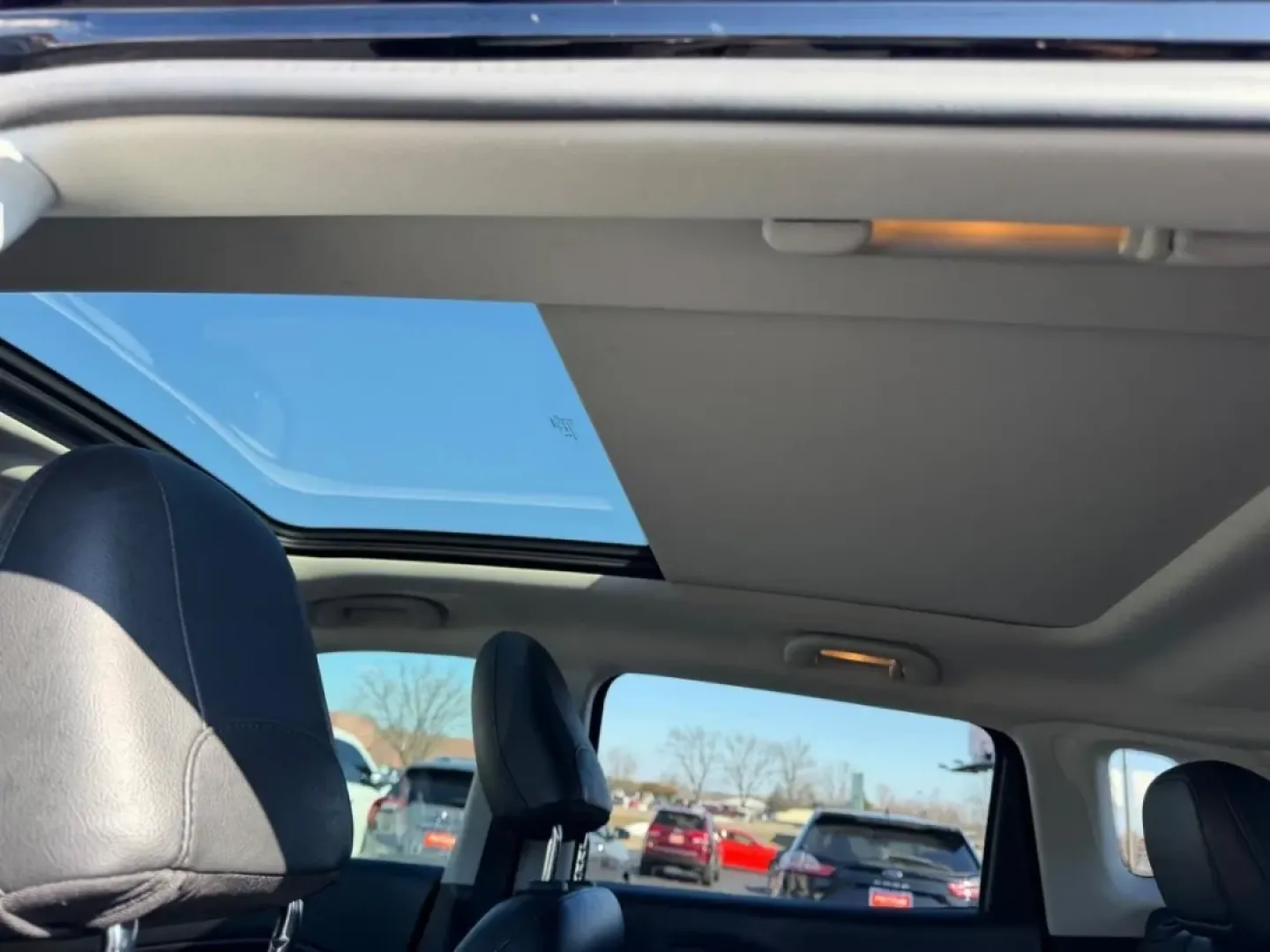 2020 /Black Leather Trimmed Jeep Compass Limited (3C4NJDCB1LT) with an 2.4L I4 Zero Evap M-Air engine, Automatic transmission, located at 970 Woodlawn Dr., Farmington, MO, 63640, (573) 431-7800, 37.825642, -90.468674 - Experience the thrill of adventure with the 2020 Jeep Compass Limited, a versatile SUV that perfectly balances style, performance, and comfort. Ideal for both weekend getaways and daily commutes, this vehicle offers the flexibility to tackle any lifestyle-from growing families needing extra space to - Photo#9