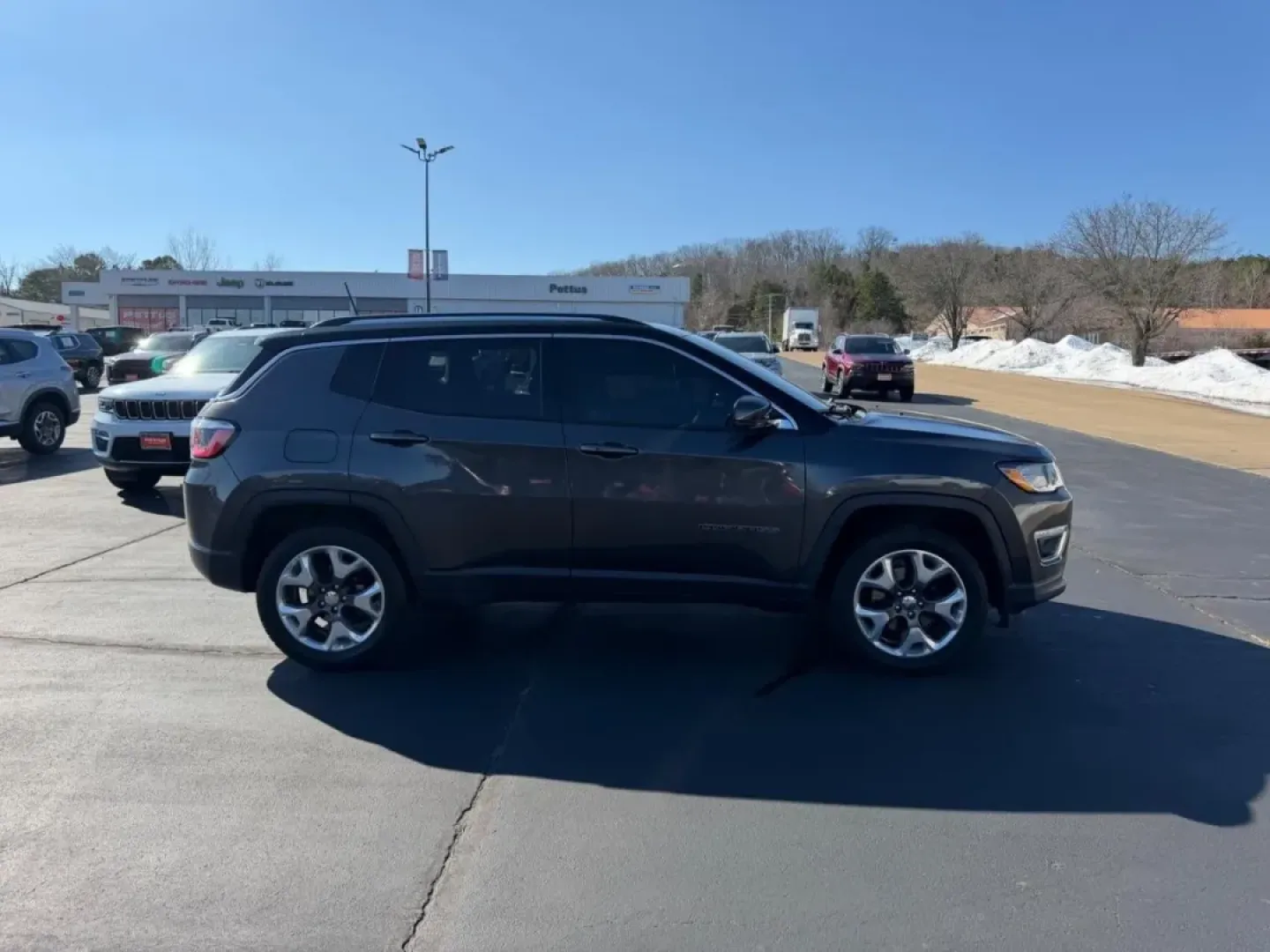 2020 /Black Leather Trimmed Jeep Compass Limited (3C4NJDCB1LT) with an 2.4L I4 Zero Evap M-Air engine, Automatic transmission, located at 970 Woodlawn Dr., Farmington, MO, 63640, (573) 431-7800, 37.825642, -90.468674 - Experience the thrill of adventure with the 2020 Jeep Compass Limited, a versatile SUV that perfectly balances style, performance, and comfort. Ideal for both weekend getaways and daily commutes, this vehicle offers the flexibility to tackle any lifestyle-from growing families needing extra space to - Photo#1