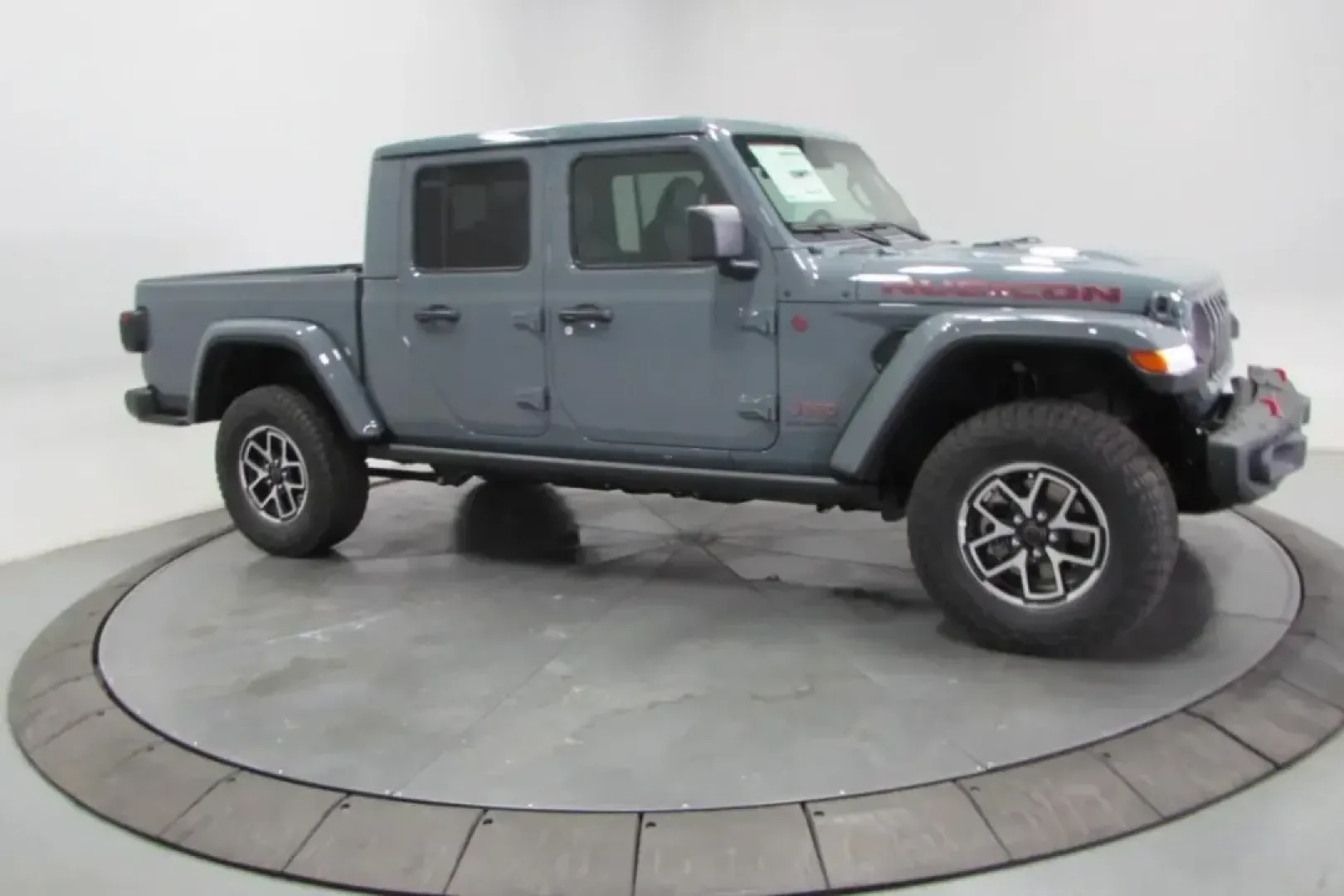 2025 /Black Leather Trimmed Jeep Gladiator Rubicon (1C6RJTBG1SL) with an Other engine, Automatic transmission, located at 12830 Highway 21, De Soto, MO, 63020, (636) 337-7777, 38.153099, -90.573624 - NEW 2025 Jeep Gladiator Rubicon from Pettus Chrysler Dodge Jeep Ram De Soto, De Soto MO. - Photo#3