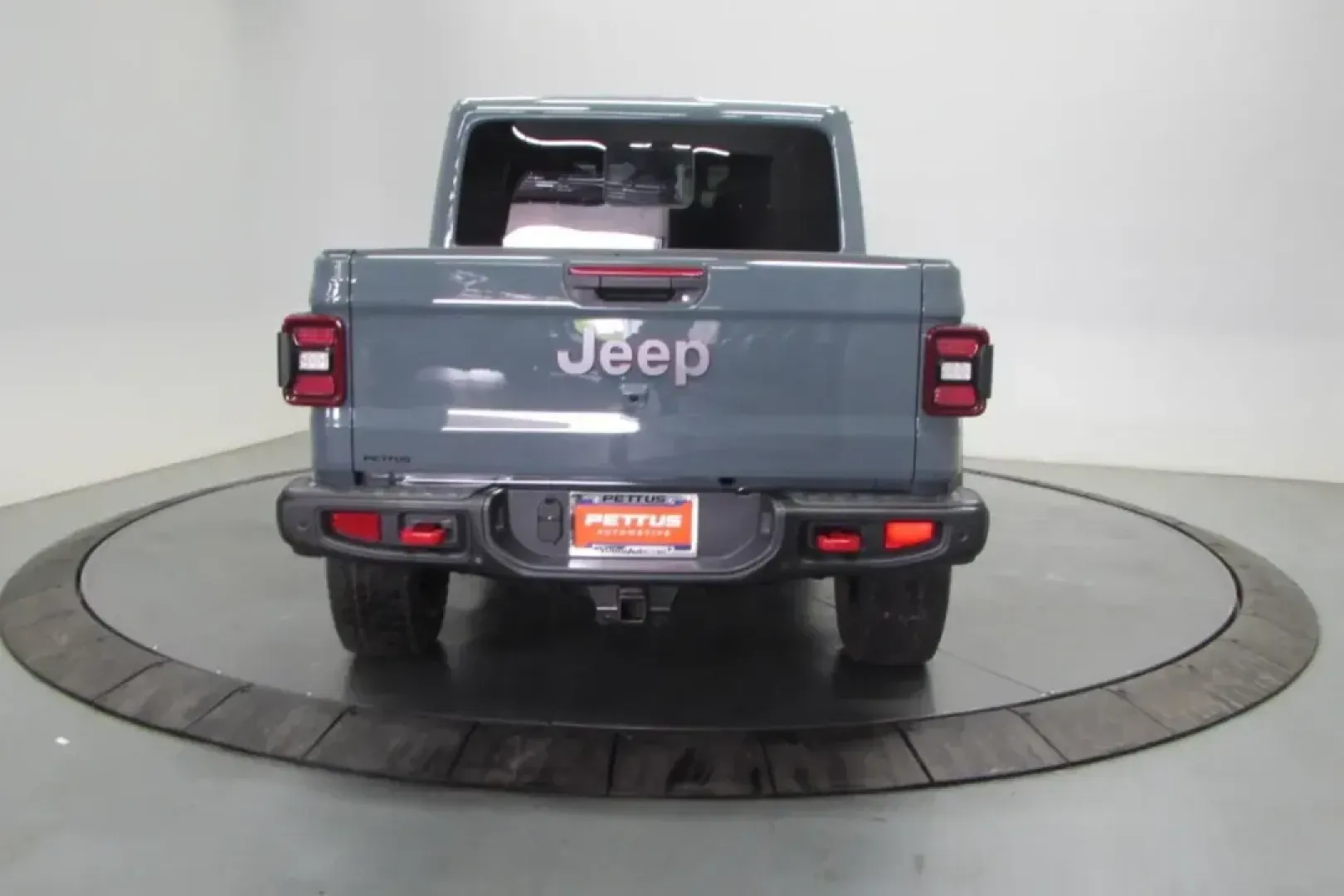 2025 /Black Leather Trimmed Jeep Gladiator Rubicon (1C6RJTBG1SL) with an Other engine, Automatic transmission, located at 12830 Highway 21, De Soto, MO, 63020, (636) 337-7777, 38.153099, -90.573624 - NEW 2025 Jeep Gladiator Rubicon from Pettus Chrysler Dodge Jeep Ram De Soto, De Soto MO. - Photo#6