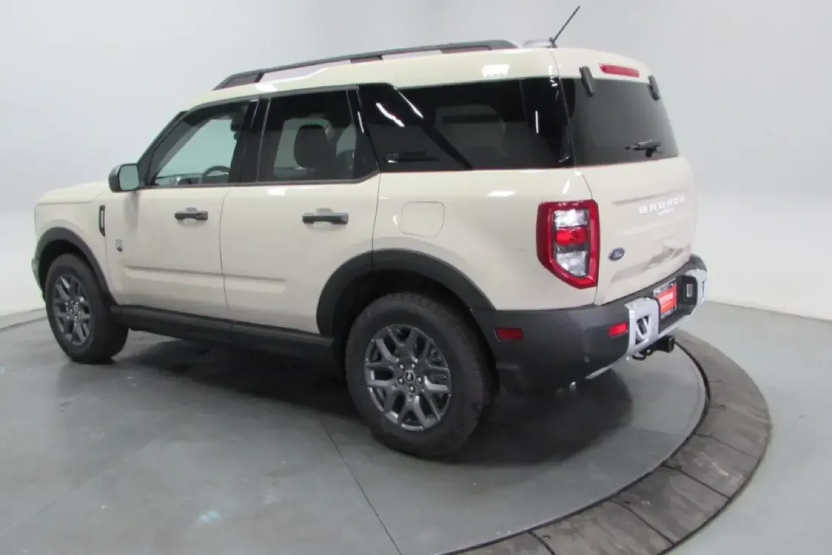 2025 /Medium Lt Smoked Truffle Cloth Ford Bronco Sport Big Bend (3FMCR9BN3SR) with an 1.5L EcoBoost engine, Automatic transmission, located at 12836 Highway 21, De Soto, MO, 63020, (636) 337-7777, 38.151867, -90.575615 - Are you ready to elevate your outdoor adventures and daily commutes? The 2025 Ford Bronco Sport Big Bend, available now at Pettus Ford De Soto, is your gateway to a lifestyle filled with exploration and comfort. This remarkable SUV is designed for those who crave both adventure and practicality, mak - Photo#5