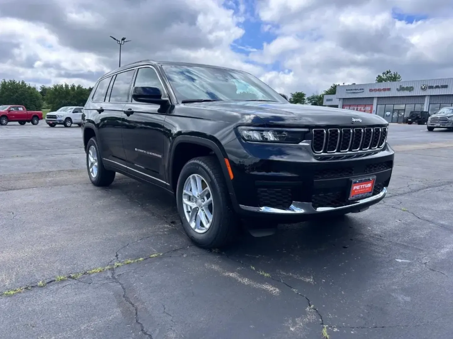 2025 /Global Black Cloth Jeep Grand Cherokee L Laredo (1C4RJKAG2S8) with an 3.6L V6 24V VVT UPG I engine, Automatic transmission, located at 970 Woodlawn Dr., Farmington, MO, 63640, (573) 431-7800, 37.825642, -90.468674 - **Discover Your Adventure with the 2025 Jeep Grand Cherokee L at Pettus CDJR Farmington!**<br /> <br /> Are you ready to elevate your family road trips or weekend adventures in style? The 2025 Jeep Grand Cherokee L is the ultimate SUV that combines luxury, versatility, and cutting-edge technology. P - Photo#0
