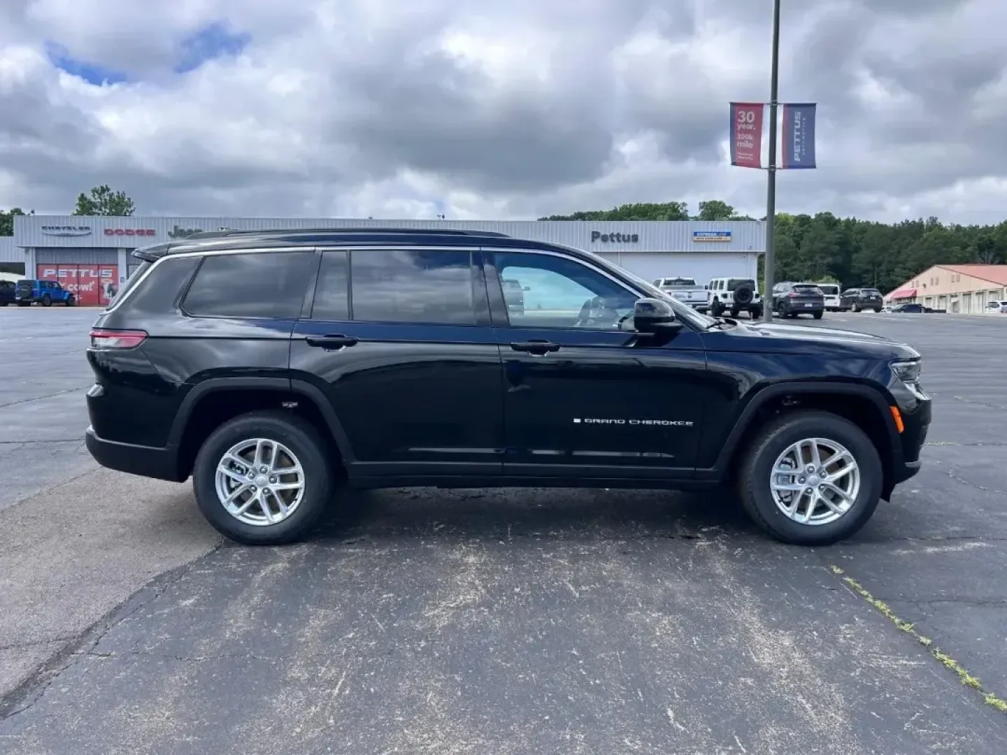 2025 /Global Black Cloth Jeep Grand Cherokee L Laredo (1C4RJKAG2S8) with an 3.6L V6 24V VVT UPG I engine, Automatic transmission, located at 970 Woodlawn Dr., Farmington, MO, 63640, (573) 431-7800, 37.825642, -90.468674 - **Discover Your Adventure with the 2025 Jeep Grand Cherokee L at Pettus CDJR Farmington!**<br /> <br /> Are you ready to elevate your family road trips or weekend adventures in style? The 2025 Jeep Grand Cherokee L is the ultimate SUV that combines luxury, versatility, and cutting-edge technology. P - Photo#1