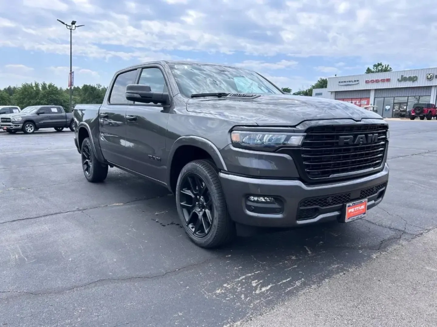 2025 Ram 1500 Laramie (1C6SRFJP7SN) with an 3.0L I6 Hurricane SO Twin Turbo ESS engine, Automatic transmission, located at 970 Woodlawn Dr., Farmington, MO, 63640, (573) 431-7800, 37.825642, -90.468674 - **Discover Your Next Adventure with the 2025 Ram 1500 Laramie at Pettus CDJR Farmington!**<br /> <br /> Looking for a truck that effortlessly blends power, luxury, and versatility? Whether you're hauling gear for your weekend adventures, commuting through the bustling streets of Farmington, or navig - Photo#0
