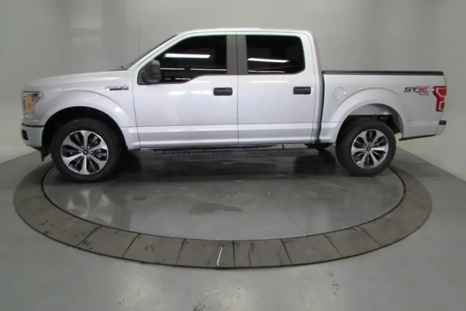 2019 /Dark Earth Gray Cloth Ford F-150 XL (1FTEW1EP9KK) with an Other engine, located at 12836 Highway 21, De Soto, MO, 63020, (636) 337-7777, 38.151867, -90.575615 - USED 2019 Ford F-150 XL from Pettus Ford De Soto, De Soto MO. - Photo#4