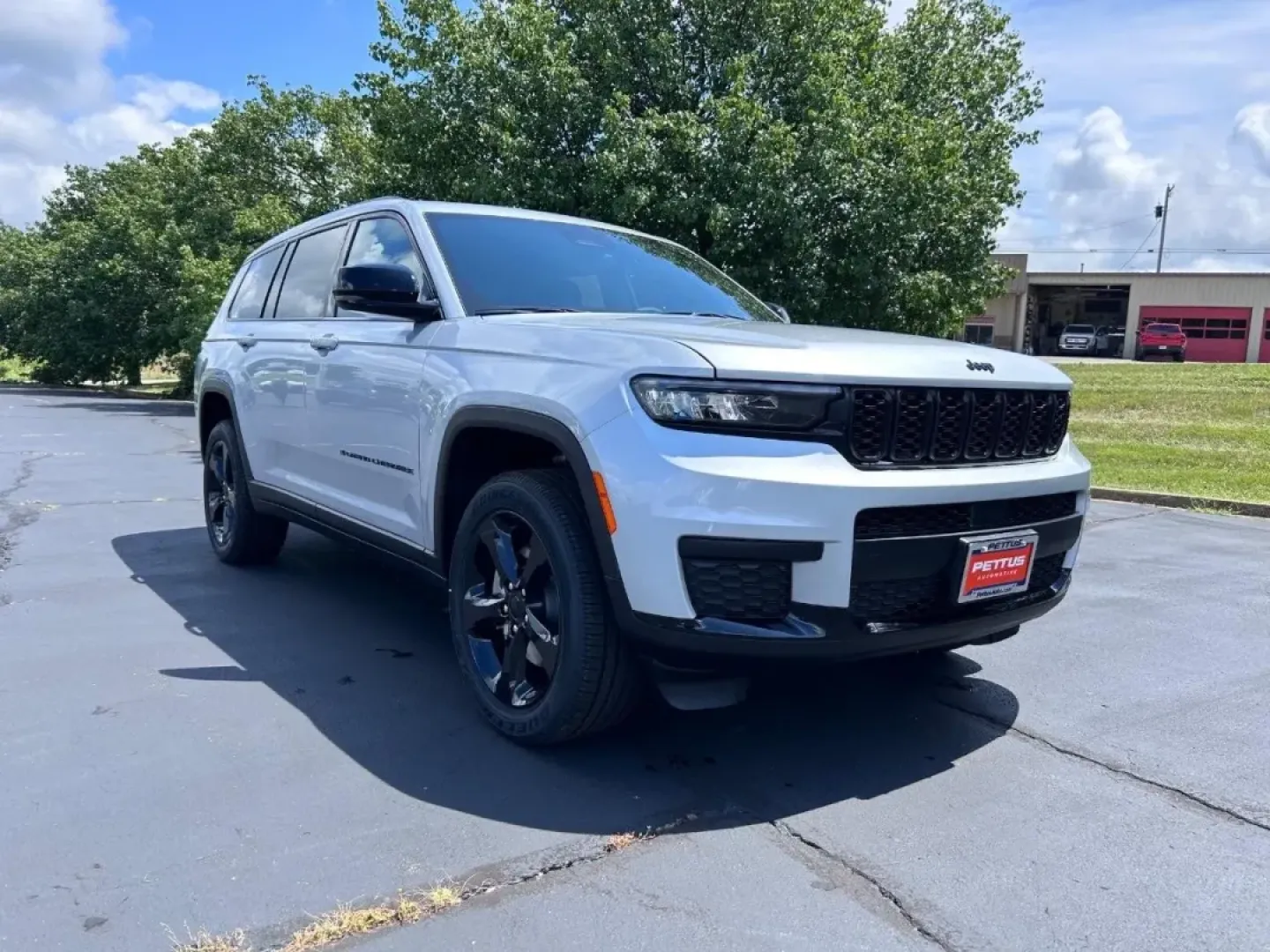 2025 /Global Black Leather Jeep Grand Cherokee Altitude X (1C4RJKAGXS8) with an 3.6L V6 24V VVT UPG I engine, Automatic transmission, located at 970 Woodlawn Dr., Farmington, MO, 63640, (573) 431-7800, 37.825642, -90.468674 - **Adventure Awaits with the 2025 Jeep Grand Cherokee L Altitude X at Pettus CDJR Farmington!**<br /> <br /> Are you ready to elevate your weekend adventures or make daily commutes more enjoyable? The 2025 Jeep Grand Cherokee L Altitude X is your perfect companion, seamlessly blending luxury, capabil - Photo#0