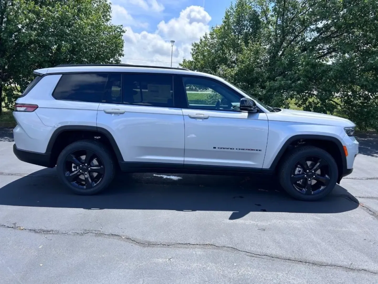 2025 /Global Black Leather Jeep Grand Cherokee Altitude X (1C4RJKAGXS8) with an 3.6L V6 24V VVT UPG I engine, Automatic transmission, located at 970 Woodlawn Dr., Farmington, MO, 63640, (573) 431-7800, 37.825642, -90.468674 - **Adventure Awaits with the 2025 Jeep Grand Cherokee L Altitude X at Pettus CDJR Farmington!**<br /> <br /> Are you ready to elevate your weekend adventures or make daily commutes more enjoyable? The 2025 Jeep Grand Cherokee L Altitude X is your perfect companion, seamlessly blending luxury, capabil - Photo#1