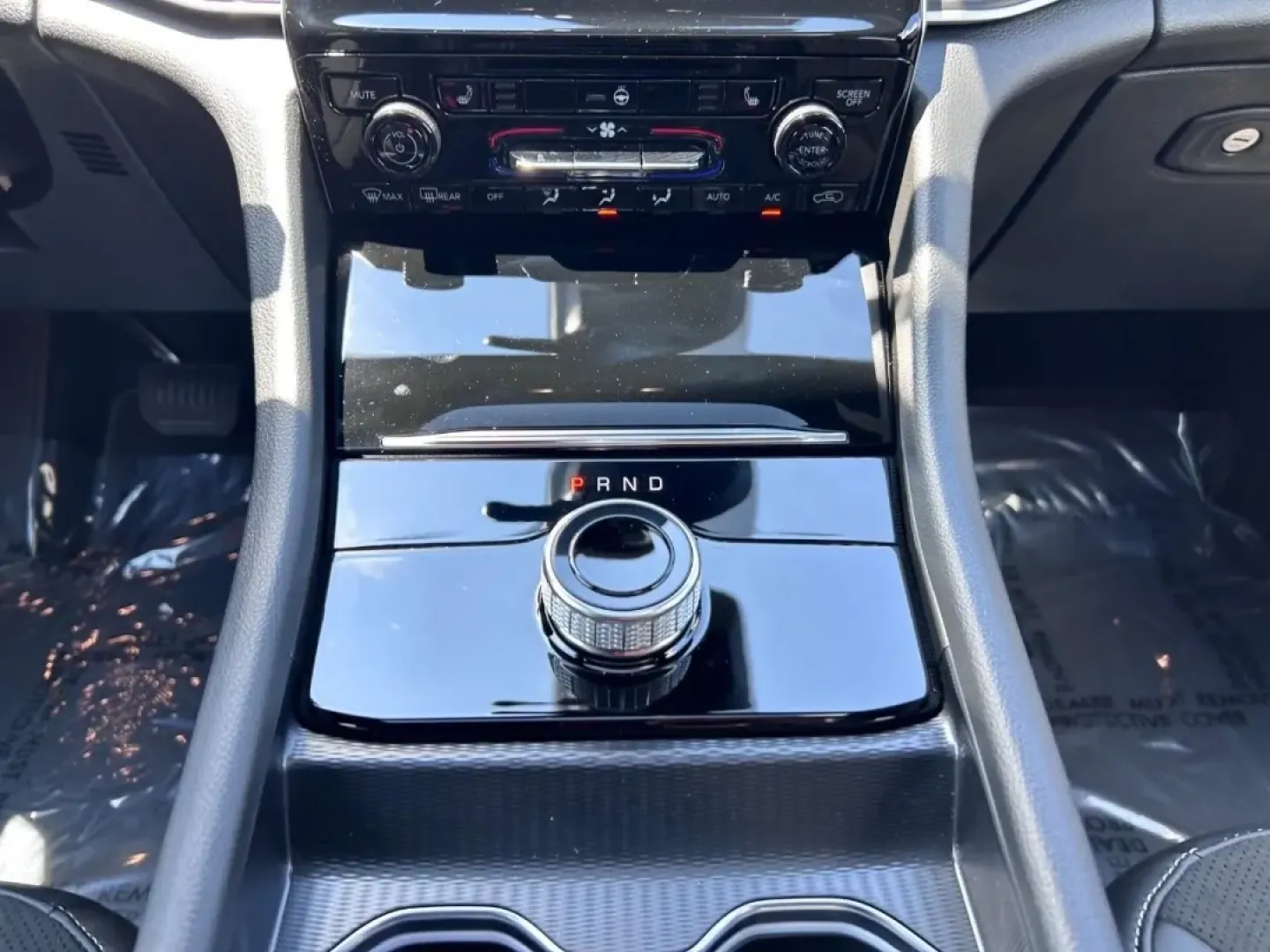2025 /Global Black Leather Jeep Grand Cherokee Altitude X (1C4RJKAGXS8) with an 3.6L V6 24V VVT UPG I engine, Automatic transmission, located at 970 Woodlawn Dr., Farmington, MO, 63640, (573) 431-7800, 37.825642, -90.468674 - **Adventure Awaits with the 2025 Jeep Grand Cherokee L Altitude X at Pettus CDJR Farmington!**<br /> <br /> Are you ready to elevate your weekend adventures or make daily commutes more enjoyable? The 2025 Jeep Grand Cherokee L Altitude X is your perfect companion, seamlessly blending luxury, capabil - Photo#17