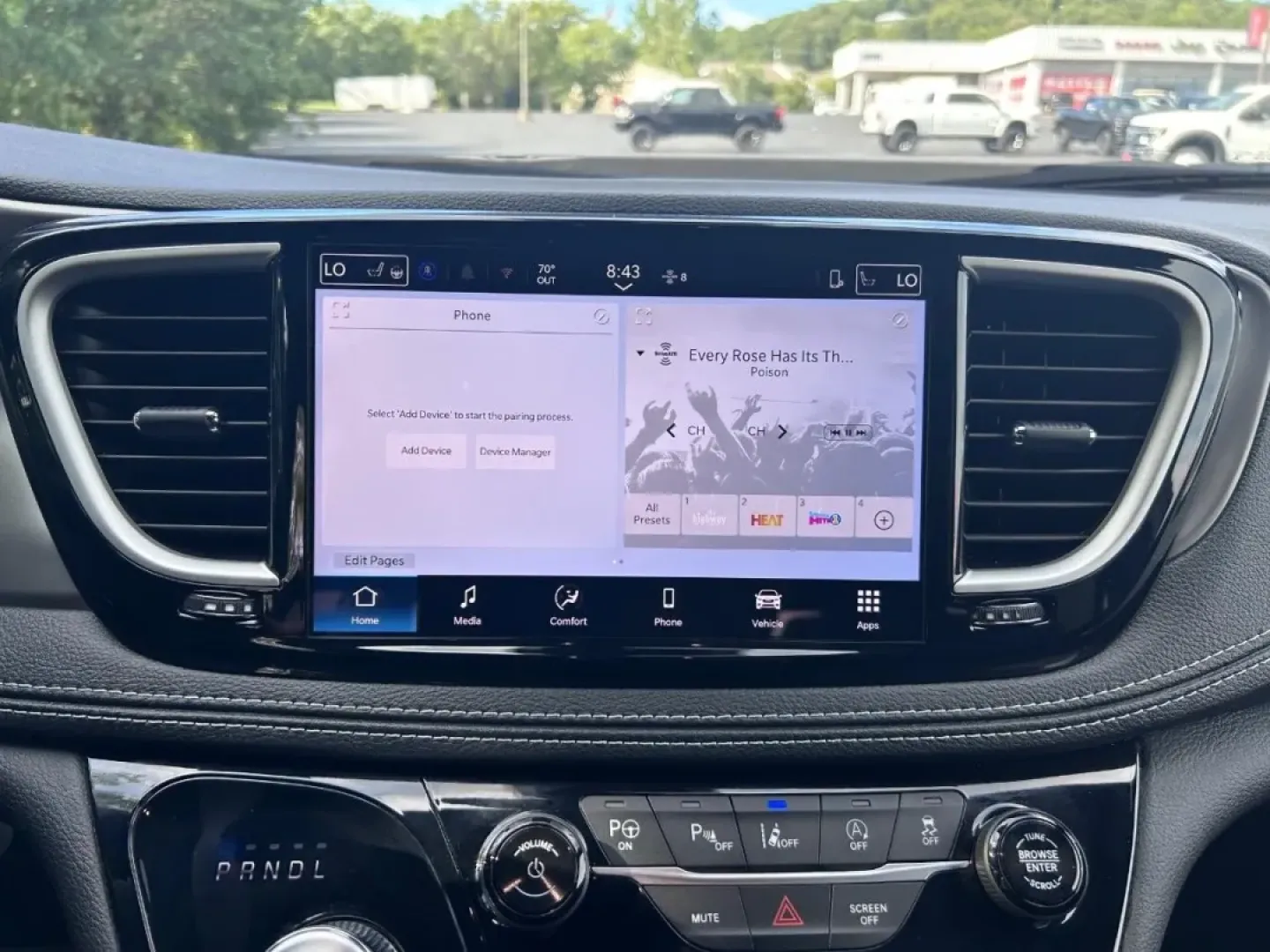 2025 /Black Leather Chrysler Pacifica Select (2C4RC1BG3SR) with an 3.6L V6 24V VVT UPG I engine, Automatic transmission, located at 970 Woodlawn Dr., Farmington, MO, 63640, (573) 431-7800, 37.825642, -90.468674 - Discover the ultimate family-friendly ride with the 2025 Chrysler Pacifica Select, now available at Pettus CDJR Farmington! Perfect for growing families and weekend road trips, this minivan delivers comfort, style, and a host of features that make every journey enjoyable. Located at 970 Woodlawn Dri - Photo#16