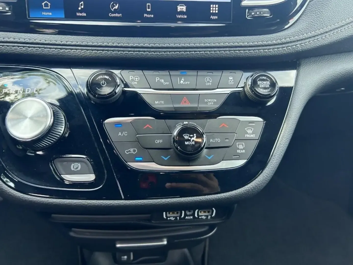 2025 /Black Leather Chrysler Pacifica Select (2C4RC1BG3SR) with an 3.6L V6 24V VVT UPG I engine, Automatic transmission, located at 970 Woodlawn Dr., Farmington, MO, 63640, (573) 431-7800, 37.825642, -90.468674 - Discover the ultimate family-friendly ride with the 2025 Chrysler Pacifica Select, now available at Pettus CDJR Farmington! Perfect for growing families and weekend road trips, this minivan delivers comfort, style, and a host of features that make every journey enjoyable. Located at 970 Woodlawn Dri - Photo#17