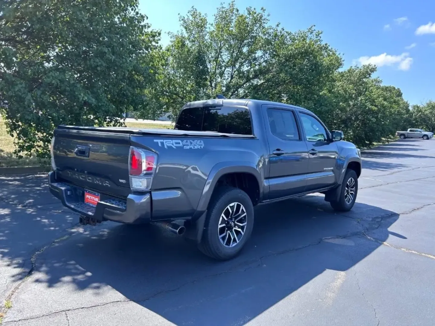 2020 /Black/Gun Metal Cloth Toyota Tacoma TRD Sport V6 (3TMCZ5AN4LM) with an 3.5L Atkinson-Cycle V6 engine, located at 970 Woodlawn Dr., Farmington, MO, 63640, (573) 431-7800, 37.825642, -90.468674 - **Unleash Adventure with the 2020 Toyota Tacoma V6 Your Ideal Companion for Weekend Getaways!**<br /> <br /> Are you ready to elevate your weekend adventures or tackle your daily commutes with confidence? Look no further than this rugged and reliable 2020 Toyota Tacoma V6, available now at Pettus C - Photo#2