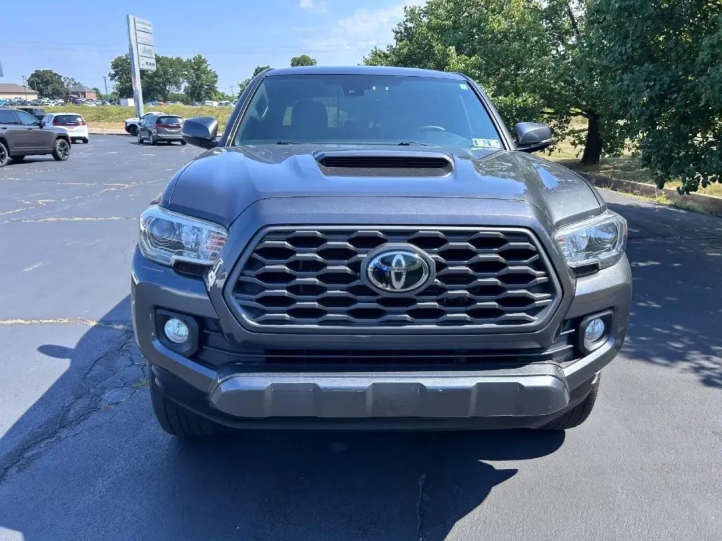 2020 /Black/Gun Metal Cloth Toyota Tacoma TRD Sport V6 (3TMCZ5AN4LM) with an 3.5L Atkinson-Cycle V6 engine, located at 970 Woodlawn Dr., Farmington, MO, 63640, (573) 431-7800, 37.825642, -90.468674 - **Unleash Adventure with the 2020 Toyota Tacoma V6 Your Ideal Companion for Weekend Getaways!**<br /> <br /> Are you ready to elevate your weekend adventures or tackle your daily commutes with confidence? Look no further than this rugged and reliable 2020 Toyota Tacoma V6, available now at Pettus C - Photo#7