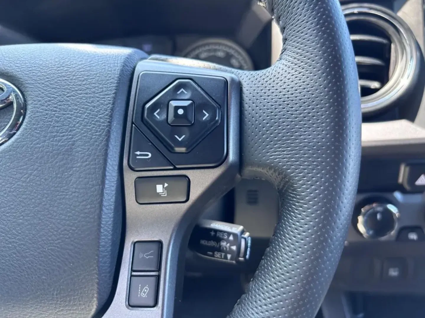 2020 /Black/Gun Metal Cloth Toyota Tacoma TRD Sport V6 (3TMCZ5AN4LM) with an 3.5L Atkinson-Cycle V6 engine, located at 970 Woodlawn Dr., Farmington, MO, 63640, (573) 431-7800, 37.825642, -90.468674 - **Unleash Adventure with the 2020 Toyota Tacoma V6 Your Ideal Companion for Weekend Getaways!**<br /> <br /> Are you ready to elevate your weekend adventures or tackle your daily commutes with confidence? Look no further than this rugged and reliable 2020 Toyota Tacoma V6, available now at Pettus C - Photo#12