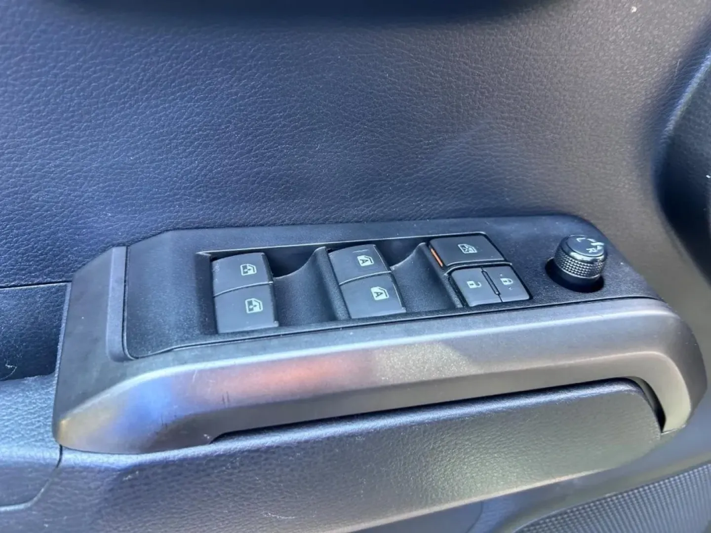 2020 /Black/Gun Metal Cloth Toyota Tacoma TRD Sport V6 (3TMCZ5AN4LM) with an 3.5L Atkinson-Cycle V6 engine, located at 970 Woodlawn Dr., Farmington, MO, 63640, (573) 431-7800, 37.825642, -90.468674 - **Unleash Adventure with the 2020 Toyota Tacoma V6 Your Ideal Companion for Weekend Getaways!**<br /> <br /> Are you ready to elevate your weekend adventures or tackle your daily commutes with confidence? Look no further than this rugged and reliable 2020 Toyota Tacoma V6, available now at Pettus C - Photo#17