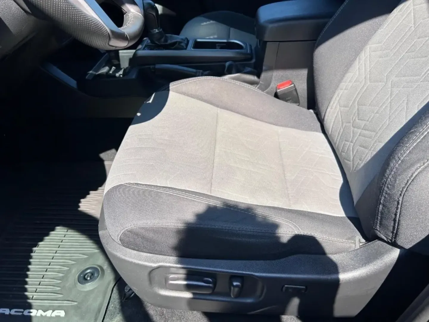 2020 /Black/Gun Metal Cloth Toyota Tacoma TRD Sport V6 (3TMCZ5AN4LM) with an 3.5L Atkinson-Cycle V6 engine, located at 970 Woodlawn Dr., Farmington, MO, 63640, (573) 431-7800, 37.825642, -90.468674 - **Unleash Adventure with the 2020 Toyota Tacoma V6 Your Ideal Companion for Weekend Getaways!**<br /> <br /> Are you ready to elevate your weekend adventures or tackle your daily commutes with confidence? Look no further than this rugged and reliable 2020 Toyota Tacoma V6, available now at Pettus C - Photo#18