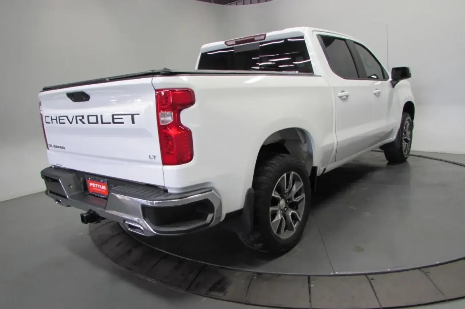 2020 /Gideon/Very Dark Atmosphere Cl Chevrolet Silverado 1500 LT (3GCUYDETXLG) with an Other engine, located at 12830 Highway 21, De Soto, MO, 63020, (636) 337-7777, 38.153099, -90.573624 - Looking for a versatile and rugged vehicle that can handle everything from family outings to weekend adventures? Look no further than this stunning 2020 Chevrolet Silverado 1500 LT Crew Cab! Perfectly blending power, efficiency, and comfort, this truck is an ideal choice for those seeking quality us - Photo#7