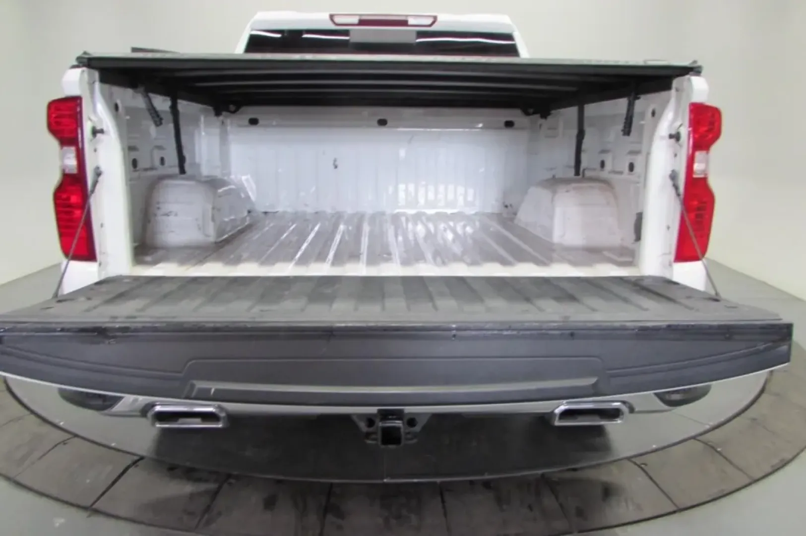 2020 /Gideon/Very Dark Atmosphere Cl Chevrolet Silverado 1500 LT (3GCUYDETXLG) with an Other engine, located at 12830 Highway 21, De Soto, MO, 63020, (636) 337-7777, 38.153099, -90.573624 - Looking for a versatile and rugged vehicle that can handle everything from family outings to weekend adventures? Look no further than this stunning 2020 Chevrolet Silverado 1500 LT Crew Cab! Perfectly blending power, efficiency, and comfort, this truck is an ideal choice for those seeking quality us - Photo#12