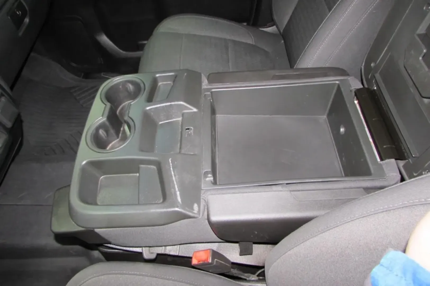 2020 /Gideon/Very Dark Atmosphere Cl Chevrolet Silverado 1500 LT (3GCUYDETXLG) with an Other engine, located at 12830 Highway 21, De Soto, MO, 63020, (636) 337-7777, 38.153099, -90.573624 - Looking for a versatile and rugged vehicle that can handle everything from family outings to weekend adventures? Look no further than this stunning 2020 Chevrolet Silverado 1500 LT Crew Cab! Perfectly blending power, efficiency, and comfort, this truck is an ideal choice for those seeking quality us - Photo#23