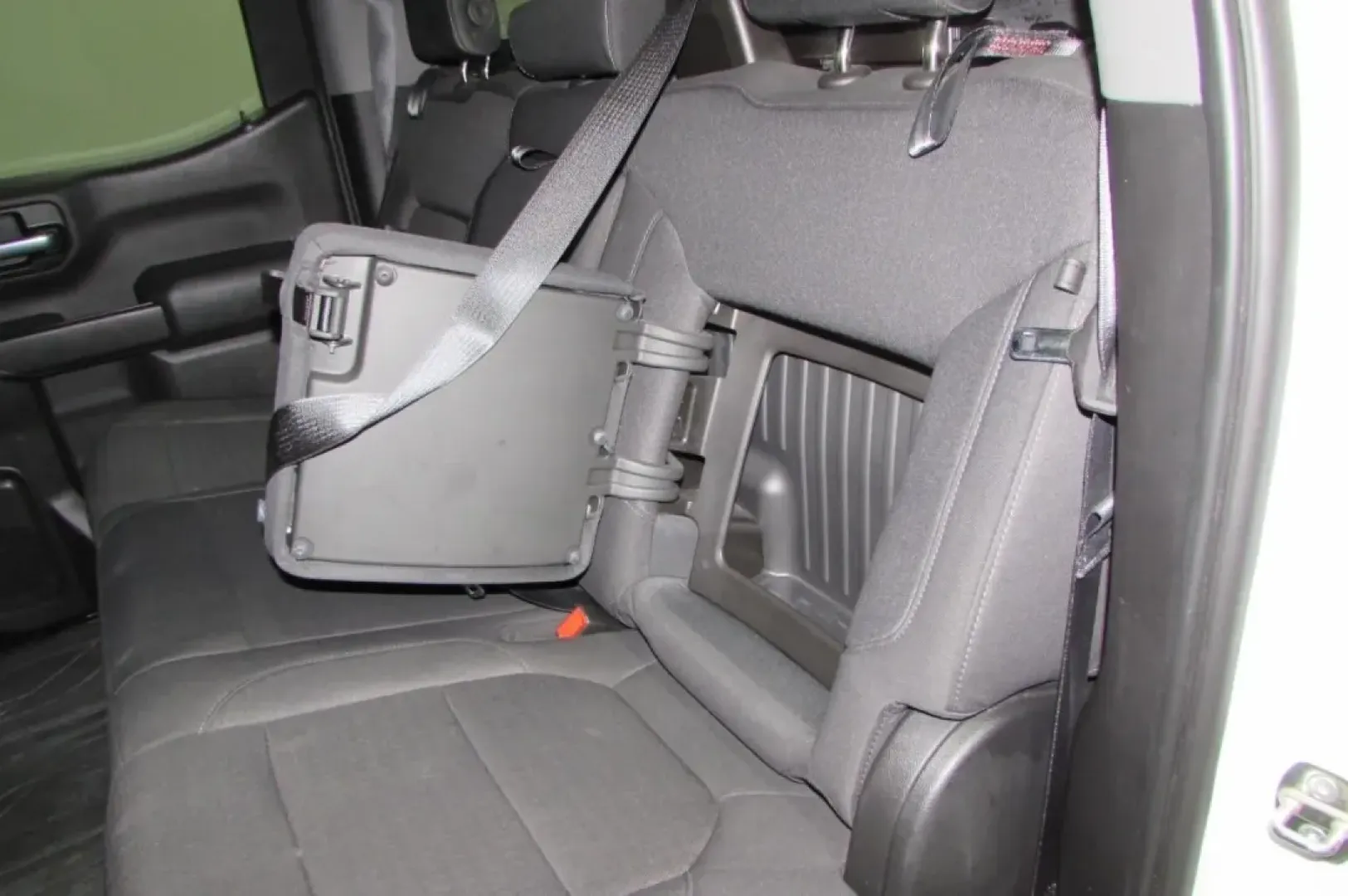 2020 /Gideon/Very Dark Atmosphere Cl Chevrolet Silverado 1500 LT (3GCUYDETXLG) with an Other engine, located at 12830 Highway 21, De Soto, MO, 63020, (636) 337-7777, 38.153099, -90.573624 - Looking for a versatile and rugged vehicle that can handle everything from family outings to weekend adventures? Look no further than this stunning 2020 Chevrolet Silverado 1500 LT Crew Cab! Perfectly blending power, efficiency, and comfort, this truck is an ideal choice for those seeking quality us - Photo#29