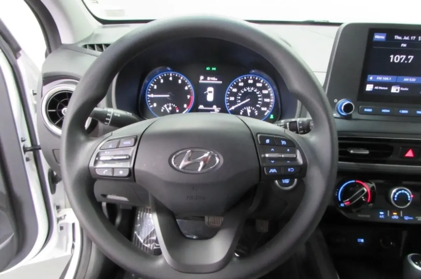 2022 /Gray Cloth Hyundai Kona SEL (KM8K6CAB5NU) with an Other engine, Automatic transmission, located at 12836 Highway 21, De Soto, MO, 63020, (636) 337-7777, 38.151867, -90.575615 - **Adventure Awaits with the 2022 Hyundai Kona SEL Your Perfect SUV for Everyday Life!**<br /> <br /> Are you ready to elevate your driving experience? Whether you're navigating the bustling streets of De Soto or embarking on weekend getaways to explore the stunning outdoors, the 2022 Hyundai Kona S - Photo#15
