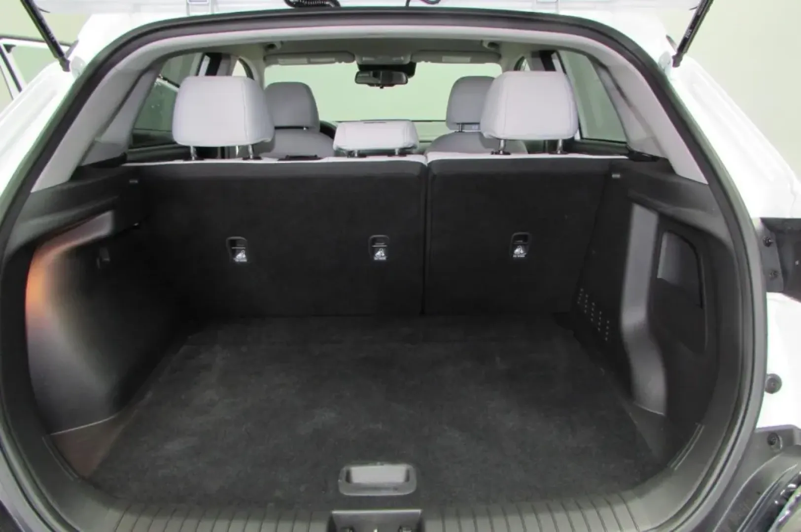 2022 /Gray Cloth Hyundai Kona SEL (KM8K6CAB5NU) with an Other engine, Automatic transmission, located at 12836 Highway 21, De Soto, MO, 63020, (636) 337-7777, 38.151867, -90.575615 - **Adventure Awaits with the 2022 Hyundai Kona SEL Your Perfect SUV for Everyday Life!**<br /> <br /> Are you ready to elevate your driving experience? Whether you're navigating the bustling streets of De Soto or embarking on weekend getaways to explore the stunning outdoors, the 2022 Hyundai Kona S - Photo#25