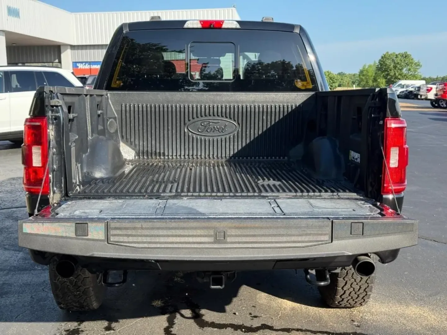 2022 /Black w/Medium Dark Slate Clot Ford F-150 Tremor (1FTEW1E80NF) with an 3.5L V6 engine, Automatic transmission, located at 970 Woodlawn Dr., Farmington, MO, 63640, (573) 431-7800, 37.825642, -90.468674 - Are you ready to elevate your weekend adventures or tackle your daily commute with confidence? Discover the perfect blend of power, versatility, and style with this excellent 2022 Ford F-150, available now at Pettus CDJR Farmington. If you're in search of **used cars near me** that deliver both perf - Photo#5