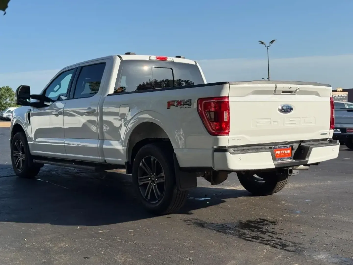 2022 /Black Cloth Ford F-150 XLT (1FTFW1E83NK) with an 3.5L V6 engine, Automatic transmission, located at 970 Woodlawn Dr., Farmington, MO, 63640, (573) 431-7800, 37.825642, -90.468674 - **Discover Your Next Adventure with This 2022 Ford F-150 at Pettus CDJR Farmington!**<br /> <br /> If you're someone who thrives on adventure, whether it's taking the family out for a weekend camping trip or tackling tough terrains with your buddies, the 2022 Ford F-150 is your perfect partner. With - Photo#4