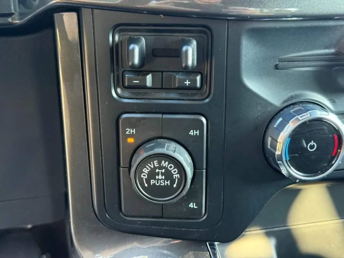 2022 /Black Cloth Ford F-150 XLT (1FTFW1E83NK) with an 3.5L V6 engine, Automatic transmission, located at 970 Woodlawn Dr., Farmington, MO, 63640, (573) 431-7800, 37.825642, -90.468674 - **Discover Your Next Adventure with This 2022 Ford F-150 at Pettus CDJR Farmington!**<br /> <br /> If you're someone who thrives on adventure, whether it's taking the family out for a weekend camping trip or tackling tough terrains with your buddies, the 2022 Ford F-150 is your perfect partner. With - Photo#18