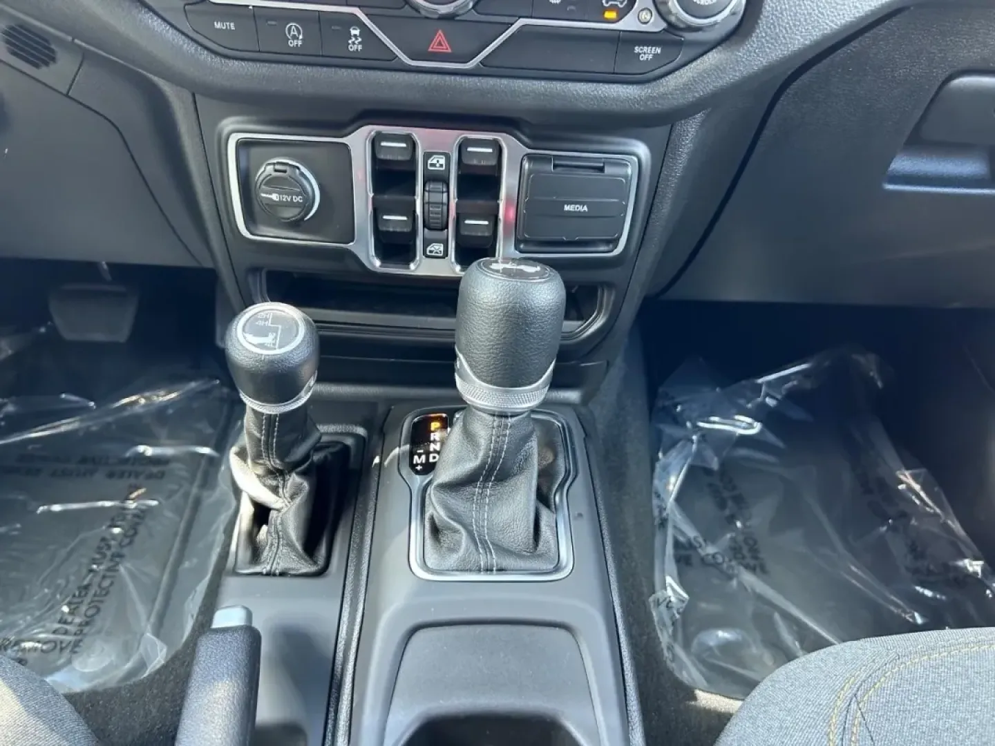 2025 /Black Cloth Jeep Wrangler Sport S (1C4PJXDG0SW) with an 3.6L V6 24V VVT UPG I engine, located at 970 Woodlawn Dr., Farmington, MO, 63640, (573) 431-7800, 37.825642, -90.468674 - **Unleash Adventure with the 2025 Jeep Wrangler at Pettus CDJR Farmington!**<br /> <br /> Are you ready to conquer the wild while keeping your family comfortable? The 2025 Jeep Wrangler is your ticket to endless adventures, whether it's a weekend camping trip, a tailgate party, or off-roading in the - Photo#13