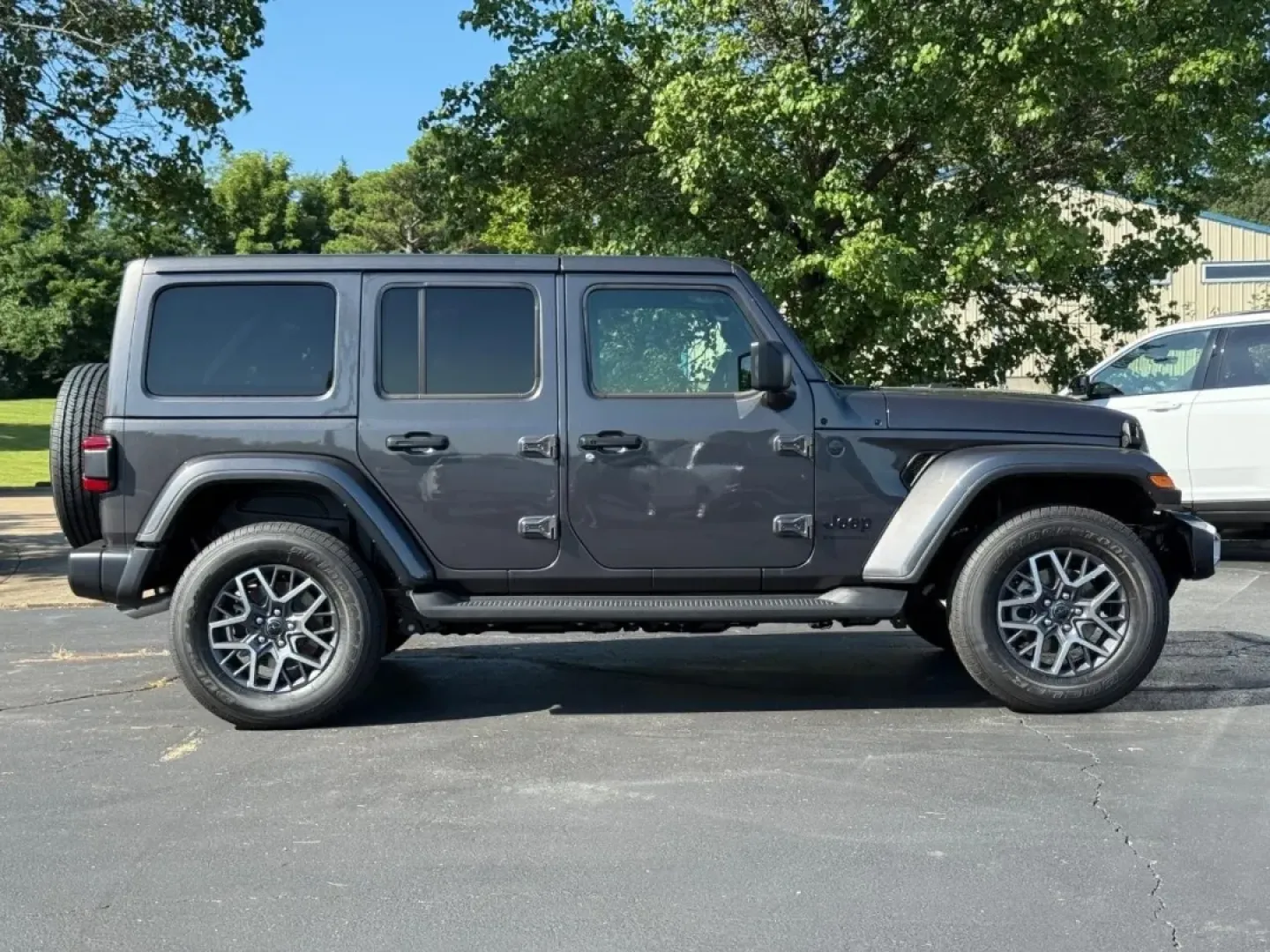 2025 /Black Leather Jeep Wrangler Sahara (1C4PJXEG2SW) with an 3.6L V6 engine, Automatic transmission, located at 970 Woodlawn Dr., Farmington, MO, 63640, (573) 431-7800, 37.825642, -90.468674 - Adventure awaits with the 2025 Jeep Wrangler Sahara, an SUV designed for those who crave both rugged exploration and everyday practicality. Perfect for weekend getaways to nearby destinations like the Mark Twain National Forest or leisurely drives through vibrant neighborhoods in Farmington, MO, thi - Photo#1