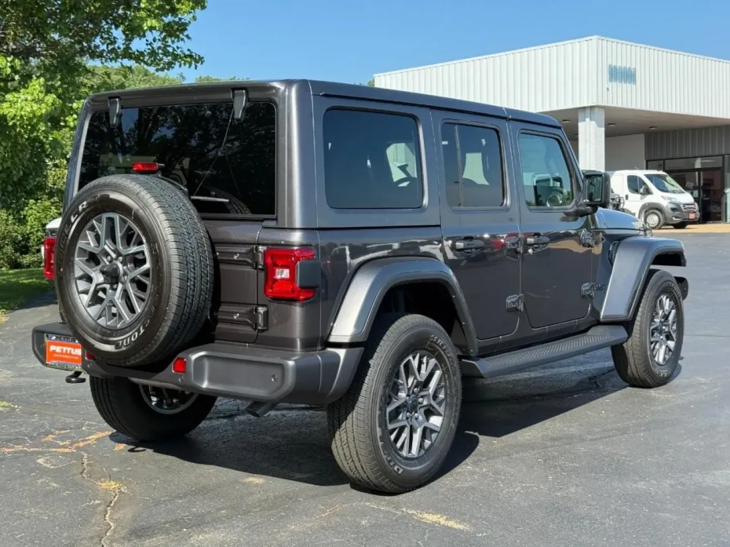 2025 /Black Leather Jeep Wrangler Sahara (1C4PJXEG2SW) with an 3.6L V6 engine, Automatic transmission, located at 970 Woodlawn Dr., Farmington, MO, 63640, (573) 431-7800, 37.825642, -90.468674 - Adventure awaits with the 2025 Jeep Wrangler Sahara, an SUV designed for those who crave both rugged exploration and everyday practicality. Perfect for weekend getaways to nearby destinations like the Mark Twain National Forest or leisurely drives through vibrant neighborhoods in Farmington, MO, thi - Photo#2
