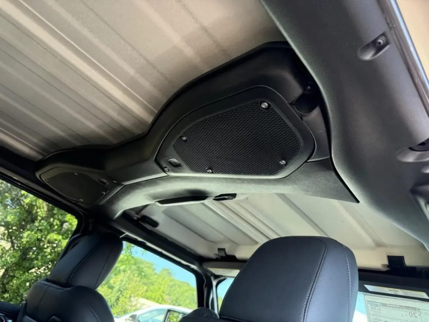 2025 /Black Leather Jeep Wrangler Sahara (1C4PJXEG2SW) with an 3.6L V6 engine, Automatic transmission, located at 970 Woodlawn Dr., Farmington, MO, 63640, (573) 431-7800, 37.825642, -90.468674 - Adventure awaits with the 2025 Jeep Wrangler Sahara, an SUV designed for those who crave both rugged exploration and everyday practicality. Perfect for weekend getaways to nearby destinations like the Mark Twain National Forest or leisurely drives through vibrant neighborhoods in Farmington, MO, thi - Photo#5