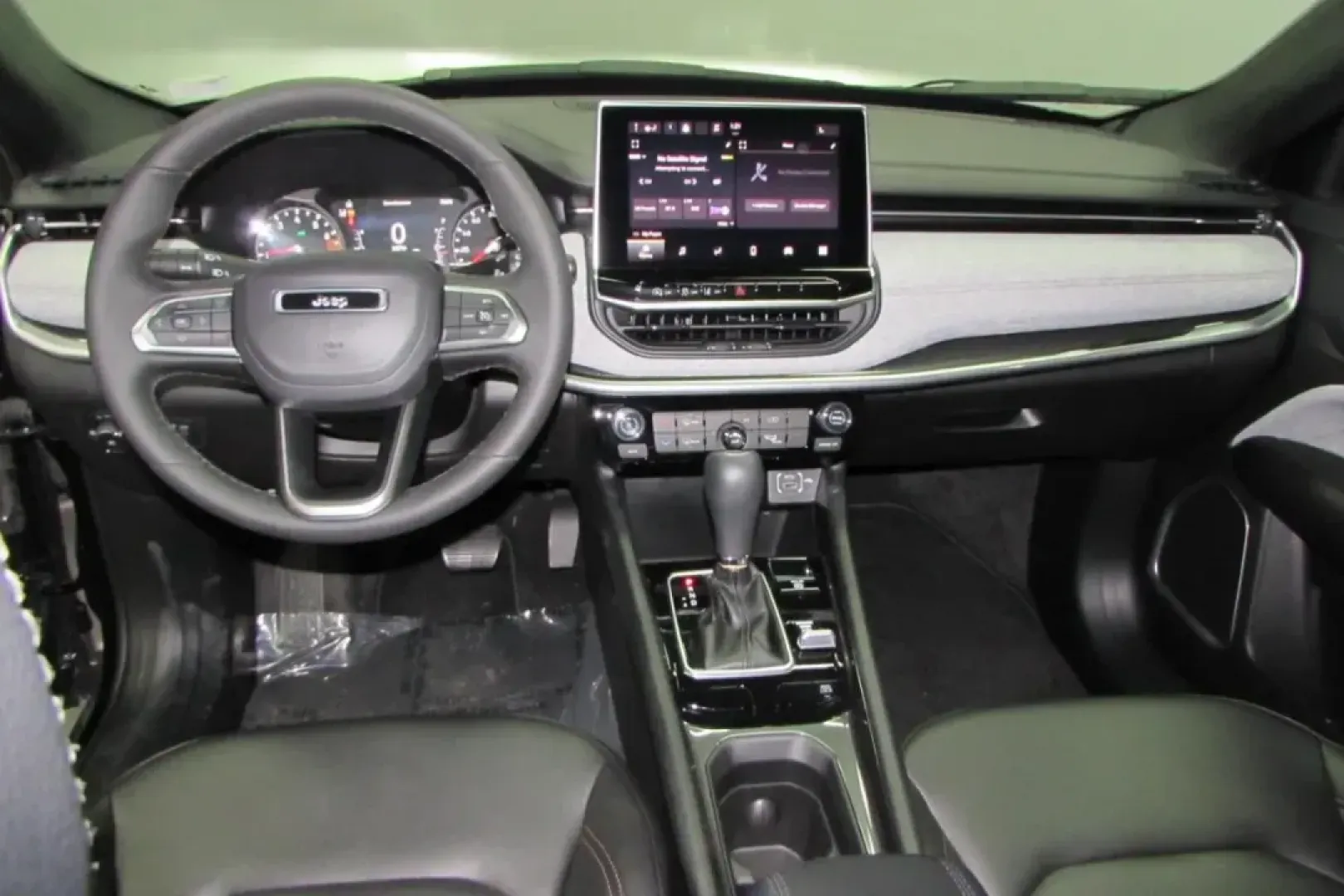 2024 /Leather Jeep Compass Latitude Lux (3C4NJDFN2RT) with an Other engine, Automatic transmission, located at 12830 Highway 21, De Soto, MO, 63020, (636) 337-7777, 38.153099, -90.573624 - Unlock the ultimate adventure with the 2024 Jeep Compass Latitude Lux, a perfect companion for families and outdoor enthusiasts alike. Whether you're navigating the bustling streets of De Soto or cruising off the beaten path, this SUV combines comfort, performance, and advanced technology to elevate - Photo#19