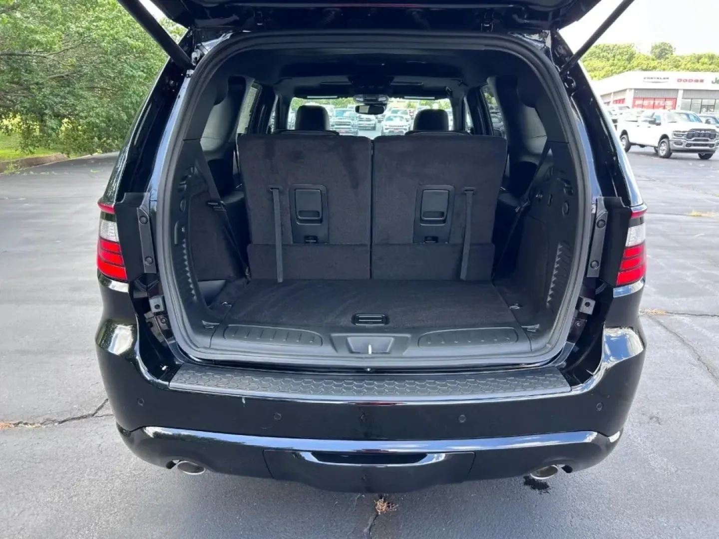 2025 /Black Leather Dodge Durango GT Plus (1C4RDJDG6SC) with an 3.6L V6 24V VVT UPG I engine, Automatic transmission, located at 970 Woodlawn Dr., Farmington, MO, 63640, (573) 431-7800, 37.825642, -90.468674 - **Conquer Your Next Adventure with the 2025 Dodge Durango at Pettus CDJR Farmington!**<br /> <br /> Are you ready to elevate your family outings or weekend adventures? Imagine driving through the stunning landscapes of the Ozarks, all while enjoying the comfort and performance of the 2025 Dodge Dura - Photo#4