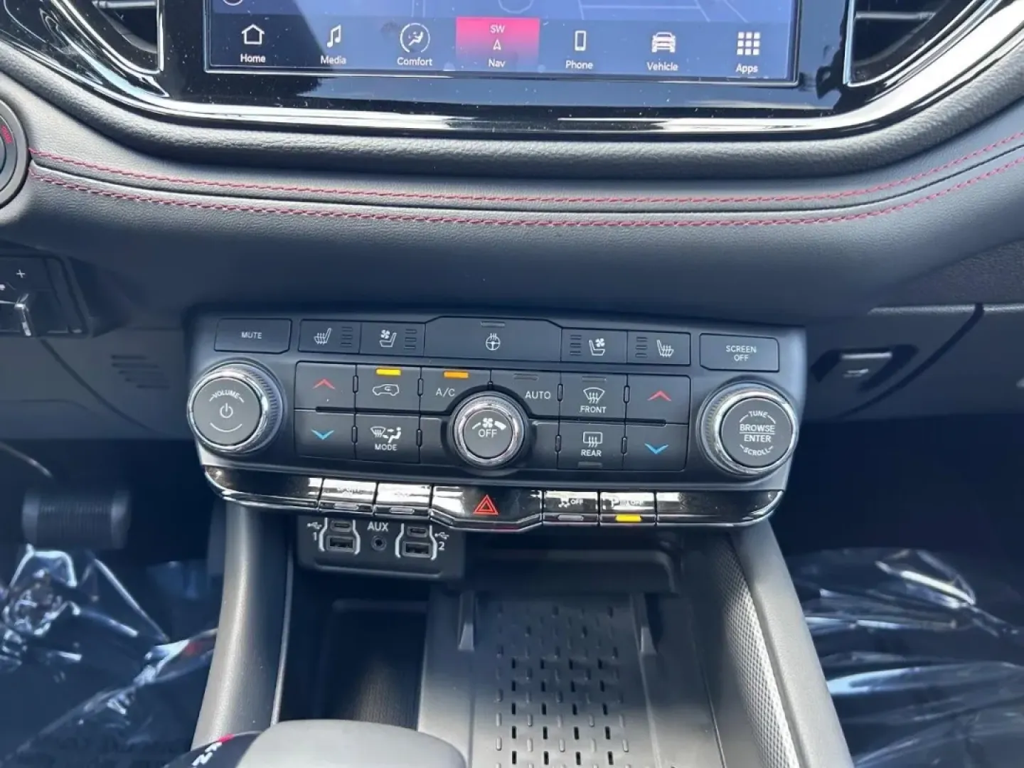 2025 /Black Leather Dodge Durango GT Plus (1C4RDJDG6SC) with an 3.6L V6 24V VVT UPG I engine, Automatic transmission, located at 970 Woodlawn Dr., Farmington, MO, 63640, (573) 431-7800, 37.825642, -90.468674 - **Conquer Your Next Adventure with the 2025 Dodge Durango at Pettus CDJR Farmington!**<br /> <br /> Are you ready to elevate your family outings or weekend adventures? Imagine driving through the stunning landscapes of the Ozarks, all while enjoying the comfort and performance of the 2025 Dodge Dura - Photo#16