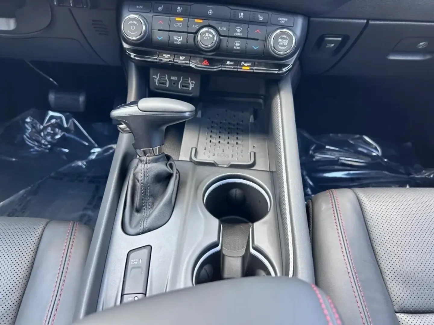 2025 /Black Leather Dodge Durango GT Plus (1C4RDJDG6SC) with an 3.6L V6 24V VVT UPG I engine, Automatic transmission, located at 970 Woodlawn Dr., Farmington, MO, 63640, (573) 431-7800, 37.825642, -90.468674 - **Conquer Your Next Adventure with the 2025 Dodge Durango at Pettus CDJR Farmington!**<br /> <br /> Are you ready to elevate your family outings or weekend adventures? Imagine driving through the stunning landscapes of the Ozarks, all while enjoying the comfort and performance of the 2025 Dodge Dura - Photo#17