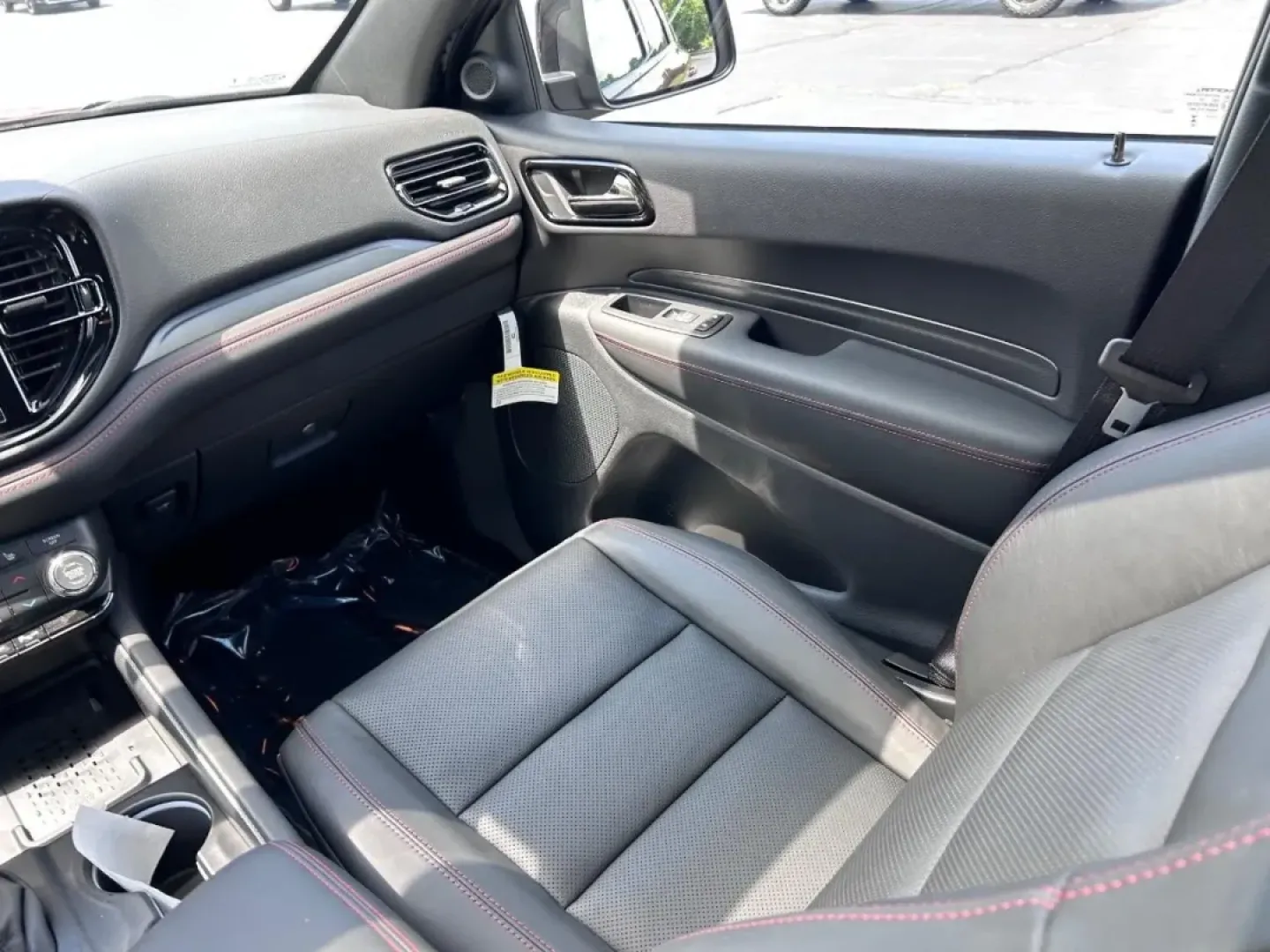 2025 /Black Leather Dodge Durango R/T Plus (1C4SDJCT4SC) with an 5.7L V8 HEMI MDS VVT engine, Automatic transmission, located at 970 Woodlawn Dr., Farmington, MO, 63640, (573) 431-7800, 37.825642, -90.468674 - **Experience Adventure with the 2025 Dodge Durango Available Now at Pettus CDJR Farmington!**<br /> <br /> Are you ready to elevate your family outings or weekend adventures? Look no further than the stunning 2025 Dodge Durango, now available at Pettus CDJR Farmington! This SUV isn't just a vehicle - Photo#18