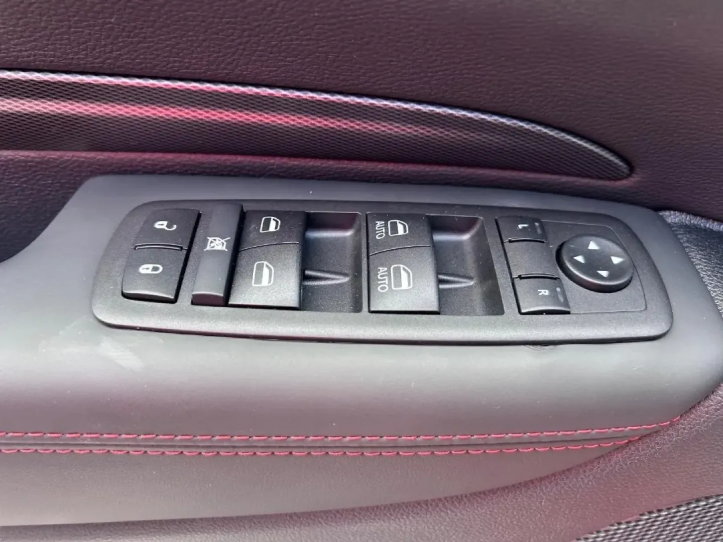2025 /Black Leather Dodge Durango R/T Plus (1C4SDJCT4SC) with an 5.7L V8 HEMI MDS VVT engine, Automatic transmission, located at 970 Woodlawn Dr., Farmington, MO, 63640, (573) 431-7800, 37.825642, -90.468674 - **Experience Adventure with the 2025 Dodge Durango Available Now at Pettus CDJR Farmington!**<br /> <br /> Are you ready to elevate your family outings or weekend adventures? Look no further than the stunning 2025 Dodge Durango, now available at Pettus CDJR Farmington! This SUV isn't just a vehicle - Photo#19