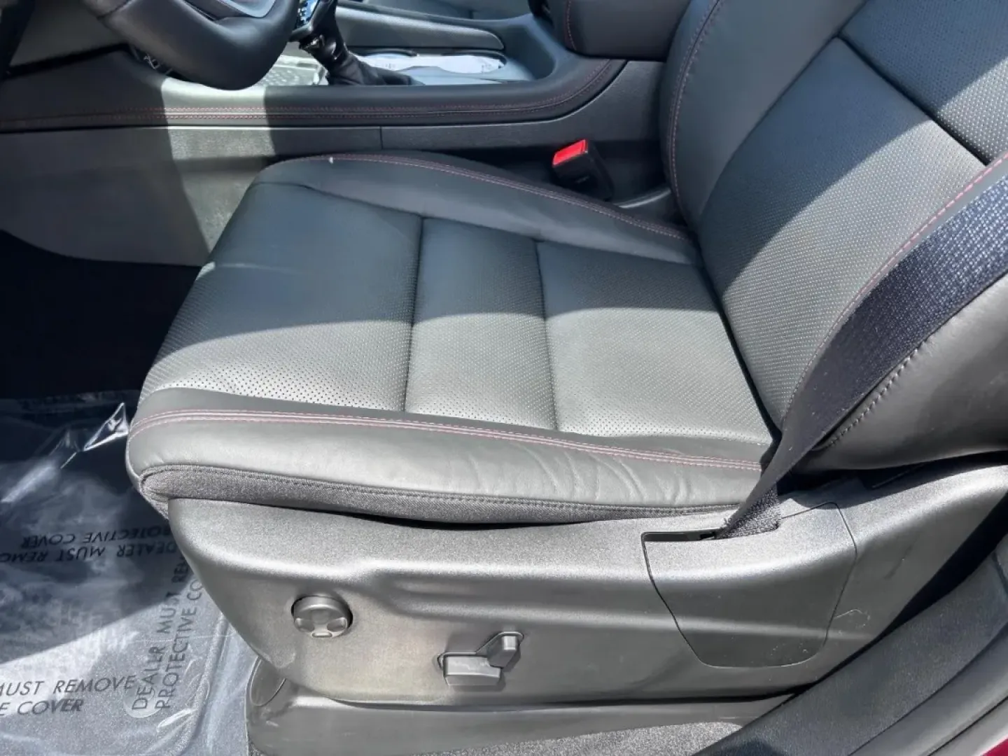 2025 /Black Leather Dodge Durango R/T Plus (1C4SDJCT4SC) with an 5.7L V8 HEMI MDS VVT engine, Automatic transmission, located at 970 Woodlawn Dr., Farmington, MO, 63640, (573) 431-7800, 37.825642, -90.468674 - **Experience Adventure with the 2025 Dodge Durango Available Now at Pettus CDJR Farmington!**<br /> <br /> Are you ready to elevate your family outings or weekend adventures? Look no further than the stunning 2025 Dodge Durango, now available at Pettus CDJR Farmington! This SUV isn't just a vehicle - Photo#21