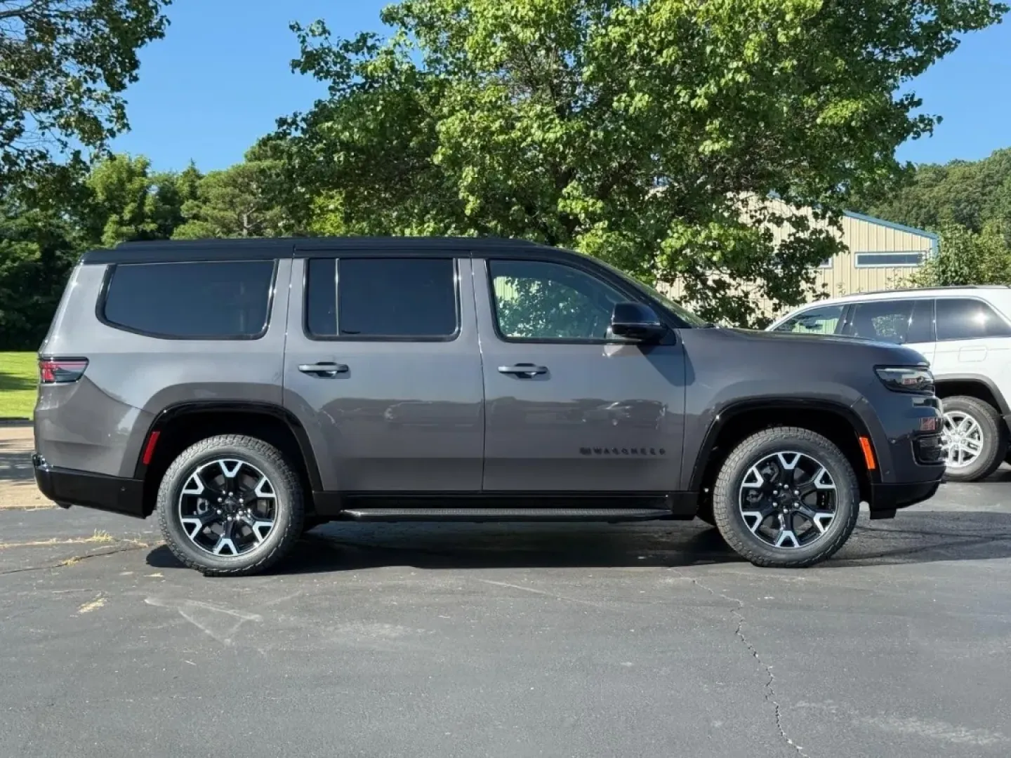 2025 /Global Black Leather Jeep Wagoneer Series II (1C4SJVBP4SS) with an 3.0L I6 Hurricane SO Twin Turbo ESS engine, Automatic transmission, located at 970 Woodlawn Dr., Farmington, MO, 63640, (573) 431-7800, 37.825642, -90.468674 - **Conquer the Road in Style with the 2025 Jeep Wagoneer from Pettus CDJR Farmington!**<br /> <br /> Are you ready for unforgettable weekend adventures or family road trips? Look no further than the 2025 Jeep Wagoneer from Pettus CDJR Farmington! With its striking Balti Gray exterior and robust perfo - Photo#1
