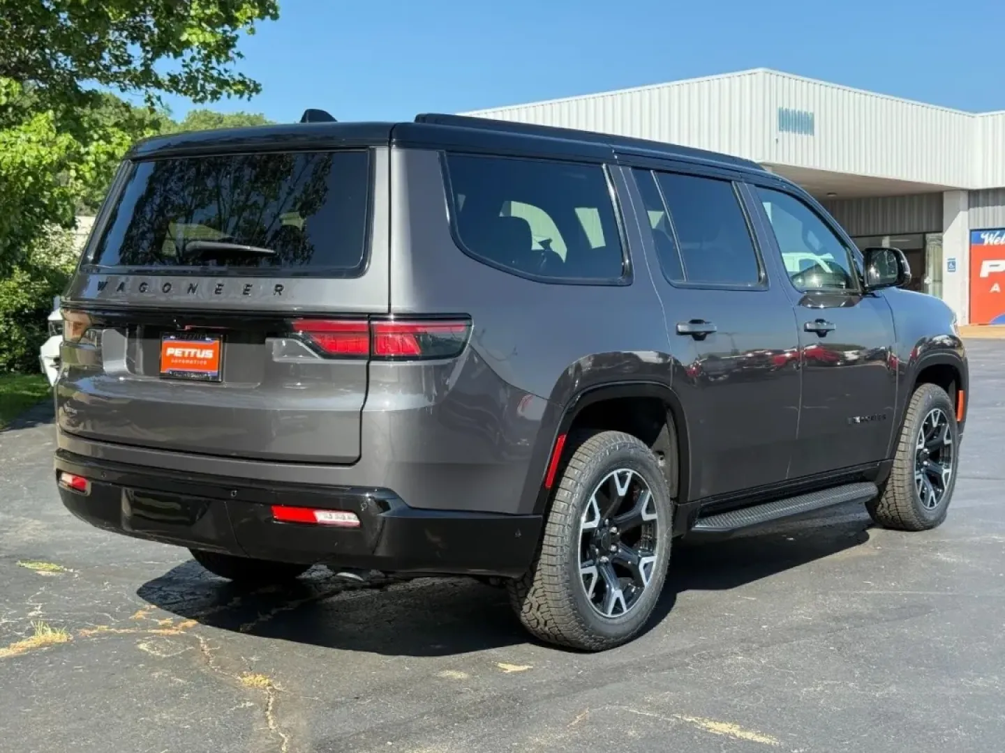 2025 /Global Black Leather Jeep Wagoneer Series II (1C4SJVBP4SS) with an 3.0L I6 Hurricane SO Twin Turbo ESS engine, Automatic transmission, located at 970 Woodlawn Dr., Farmington, MO, 63640, (573) 431-7800, 37.825642, -90.468674 - **Conquer the Road in Style with the 2025 Jeep Wagoneer from Pettus CDJR Farmington!**<br /> <br /> Are you ready for unforgettable weekend adventures or family road trips? Look no further than the 2025 Jeep Wagoneer from Pettus CDJR Farmington! With its striking Balti Gray exterior and robust perfo - Photo#2