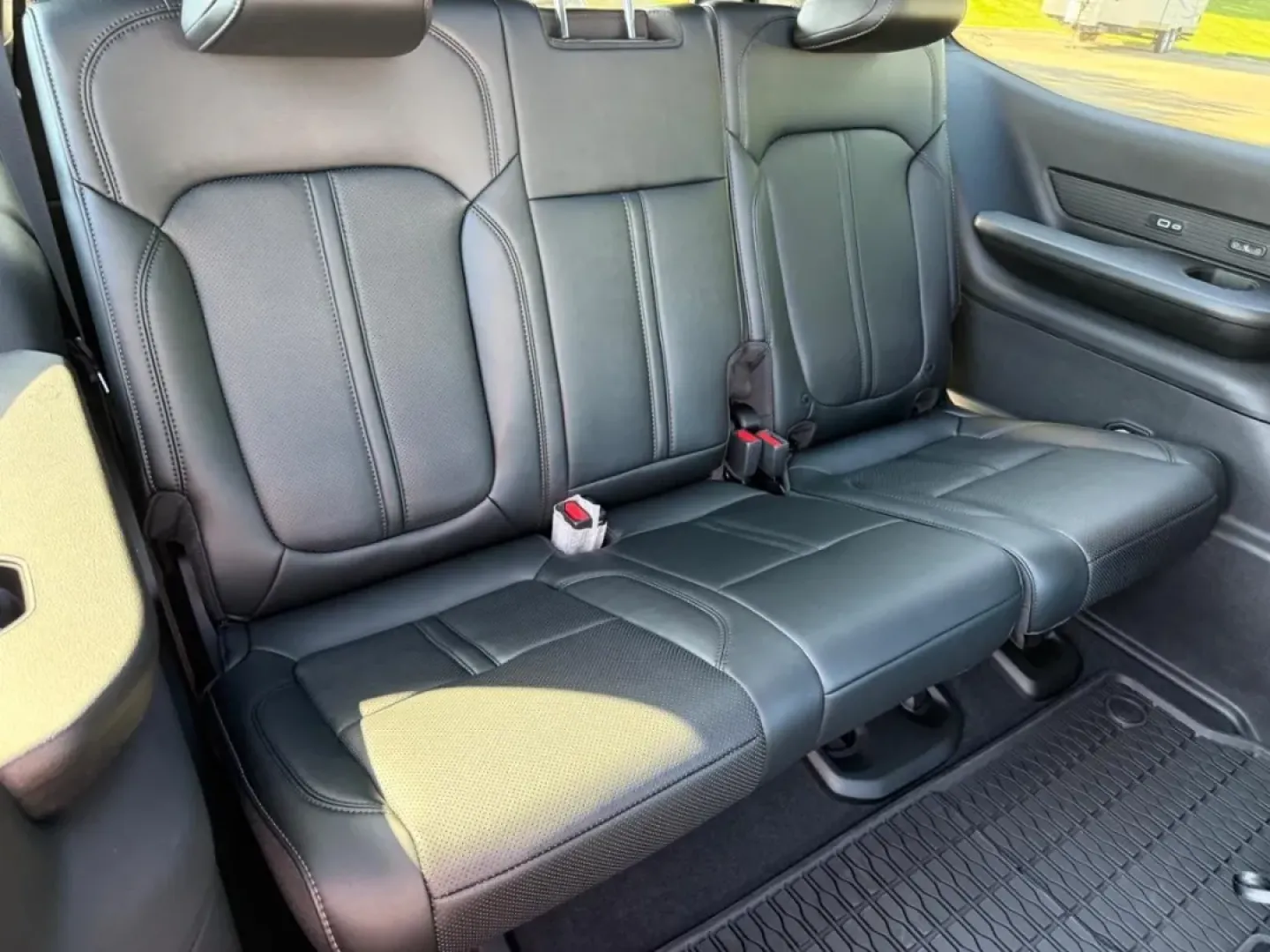2025 /Global Black Leather Jeep Wagoneer Series II (1C4SJVBP4SS) with an 3.0L I6 Hurricane SO Twin Turbo ESS engine, Automatic transmission, located at 970 Woodlawn Dr., Farmington, MO, 63640, (573) 431-7800, 37.825642, -90.468674 - **Conquer the Road in Style with the 2025 Jeep Wagoneer from Pettus CDJR Farmington!**<br /> <br /> Are you ready for unforgettable weekend adventures or family road trips? Look no further than the 2025 Jeep Wagoneer from Pettus CDJR Farmington! With its striking Balti Gray exterior and robust perfo - Photo#4