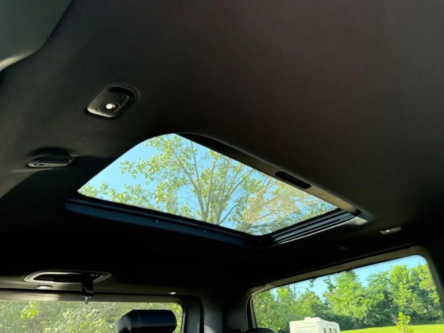 2025 /Global Black Leather Jeep Wagoneer Series II (1C4SJVBP4SS) with an 3.0L I6 Hurricane SO Twin Turbo ESS engine, Automatic transmission, located at 970 Woodlawn Dr., Farmington, MO, 63640, (573) 431-7800, 37.825642, -90.468674 - **Conquer the Road in Style with the 2025 Jeep Wagoneer from Pettus CDJR Farmington!**<br /> <br /> Are you ready for unforgettable weekend adventures or family road trips? Look no further than the 2025 Jeep Wagoneer from Pettus CDJR Farmington! With its striking Balti Gray exterior and robust perfo - Photo#5