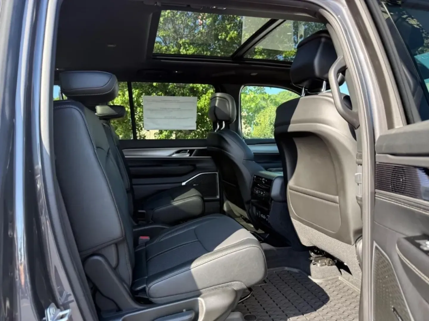 2025 /Global Black Leather Jeep Wagoneer Series II (1C4SJVBP4SS) with an 3.0L I6 Hurricane SO Twin Turbo ESS engine, Automatic transmission, located at 970 Woodlawn Dr., Farmington, MO, 63640, (573) 431-7800, 37.825642, -90.468674 - **Conquer the Road in Style with the 2025 Jeep Wagoneer from Pettus CDJR Farmington!**<br /> <br /> Are you ready for unforgettable weekend adventures or family road trips? Look no further than the 2025 Jeep Wagoneer from Pettus CDJR Farmington! With its striking Balti Gray exterior and robust perfo - Photo#6